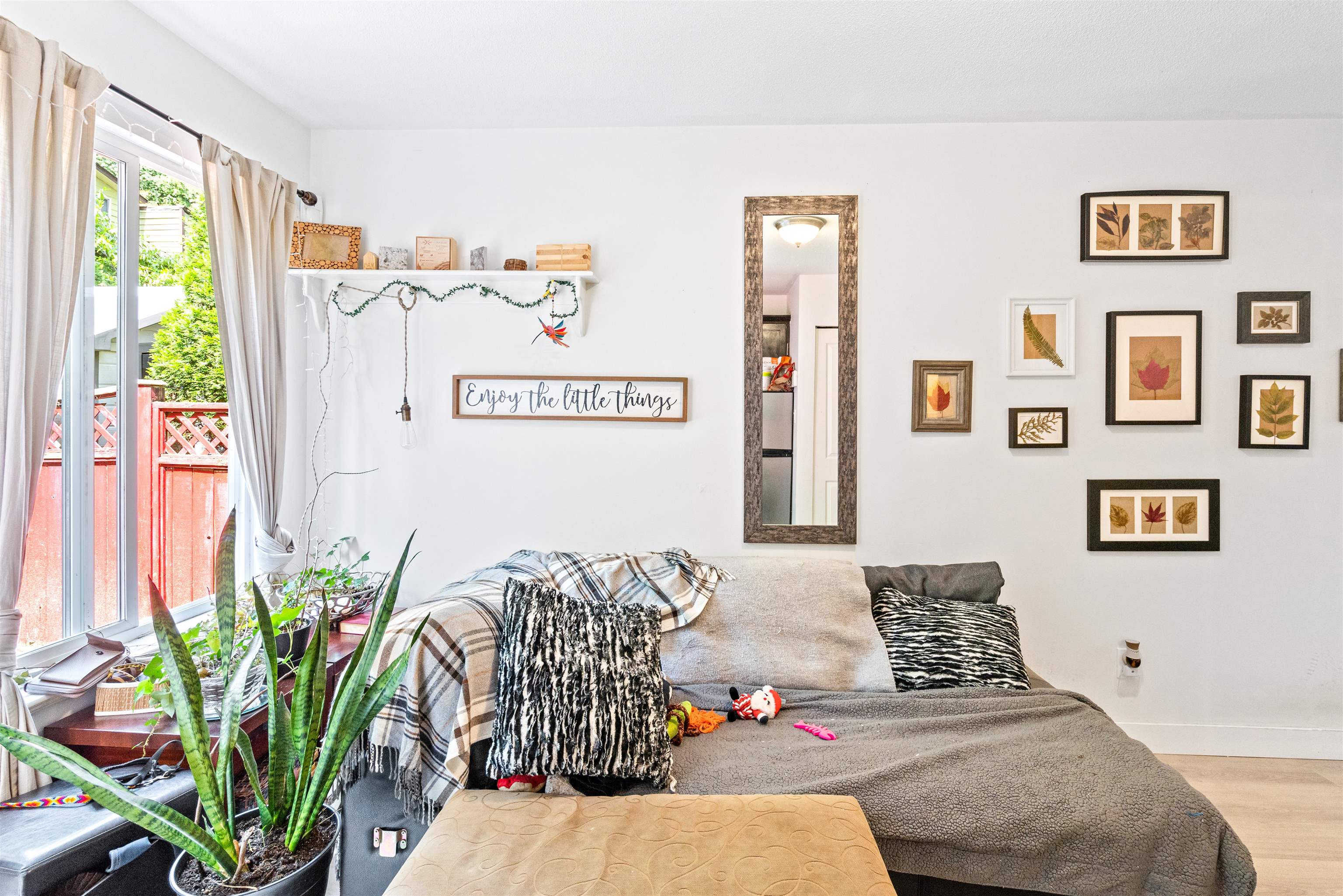 869 SEYMOUR BOULEVARD