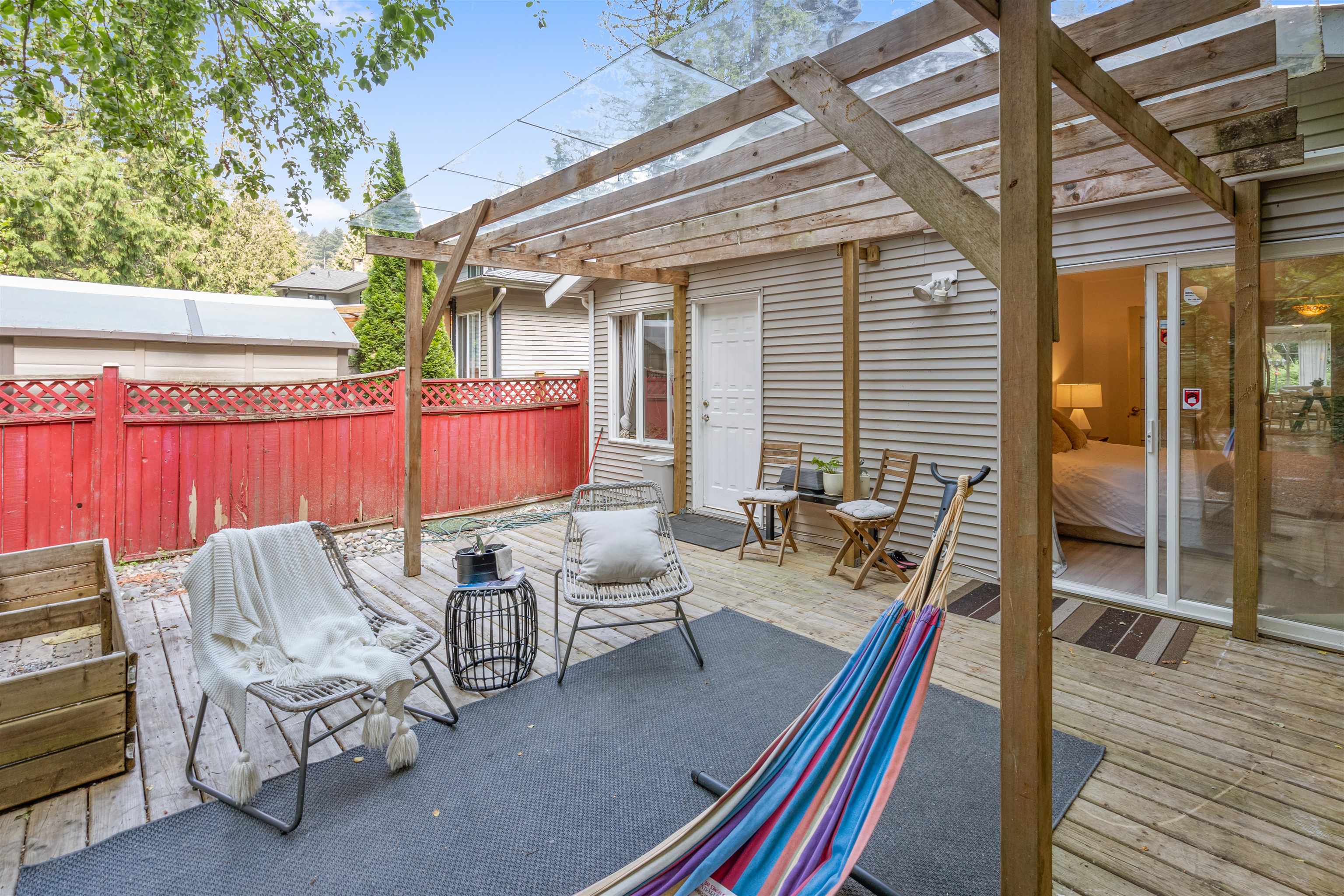 869 SEYMOUR BOULEVARD