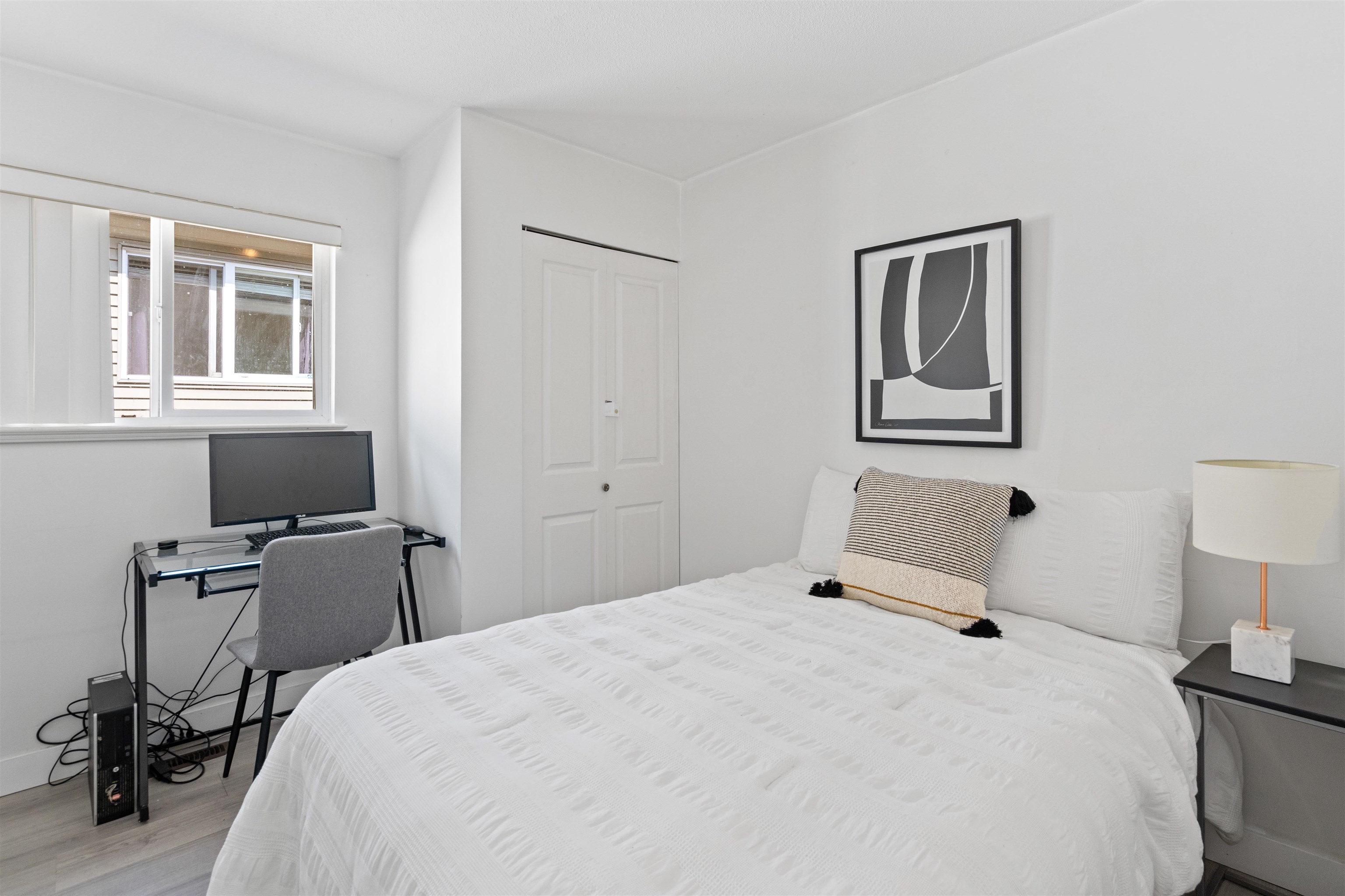 869 SEYMOUR BOULEVARD