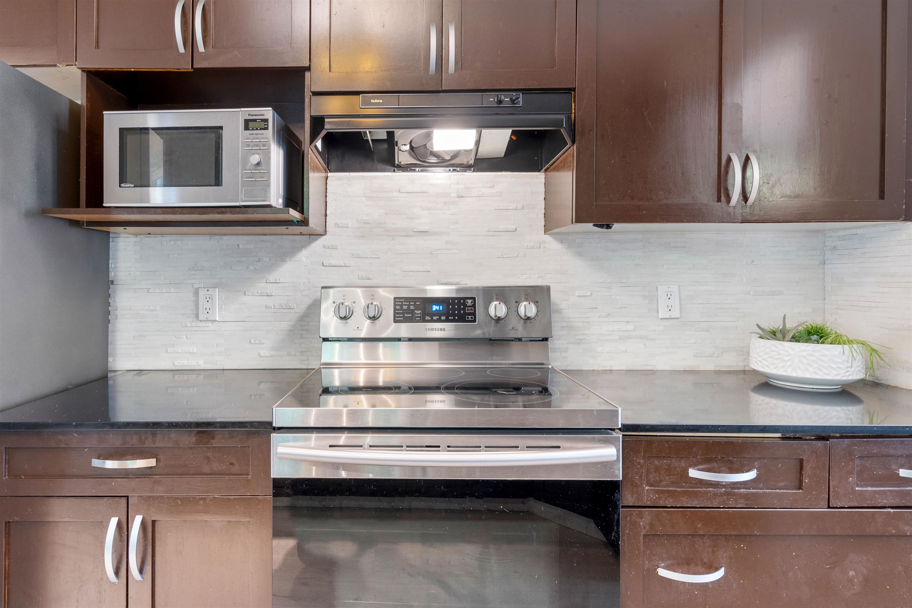 869 SEYMOUR BOULEVARD