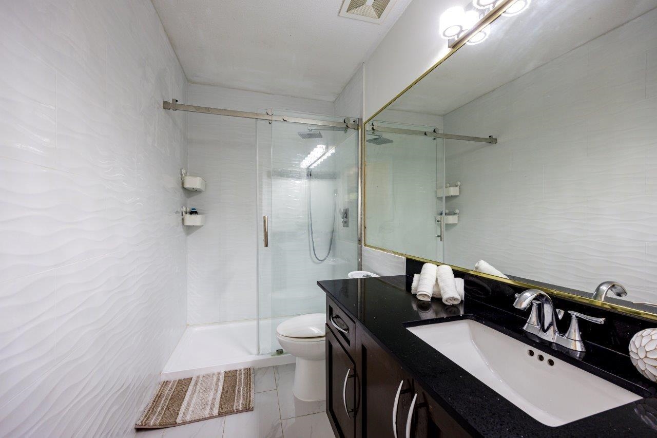 869 SEYMOUR BOULEVARD