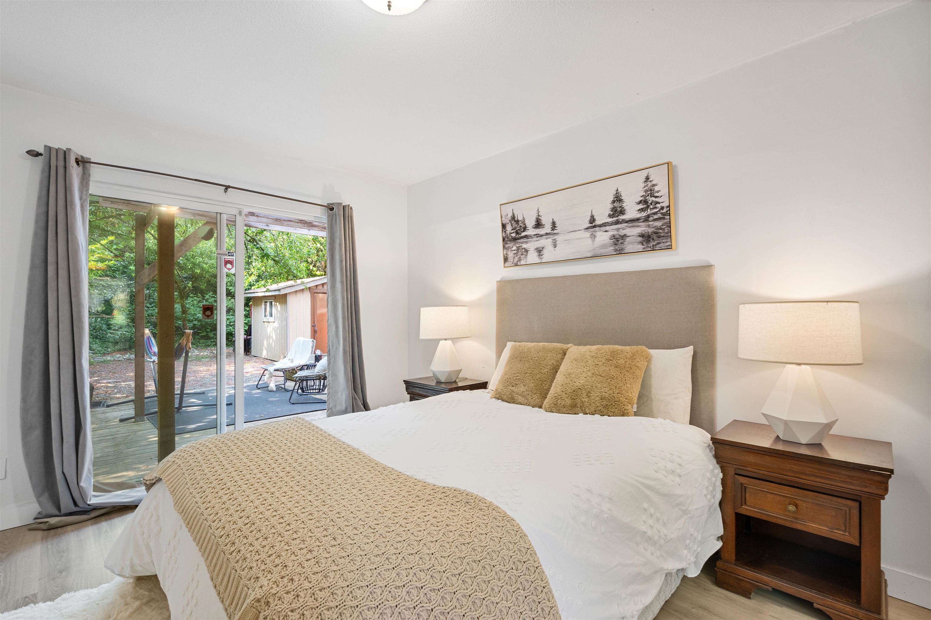 869 SEYMOUR BOULEVARD