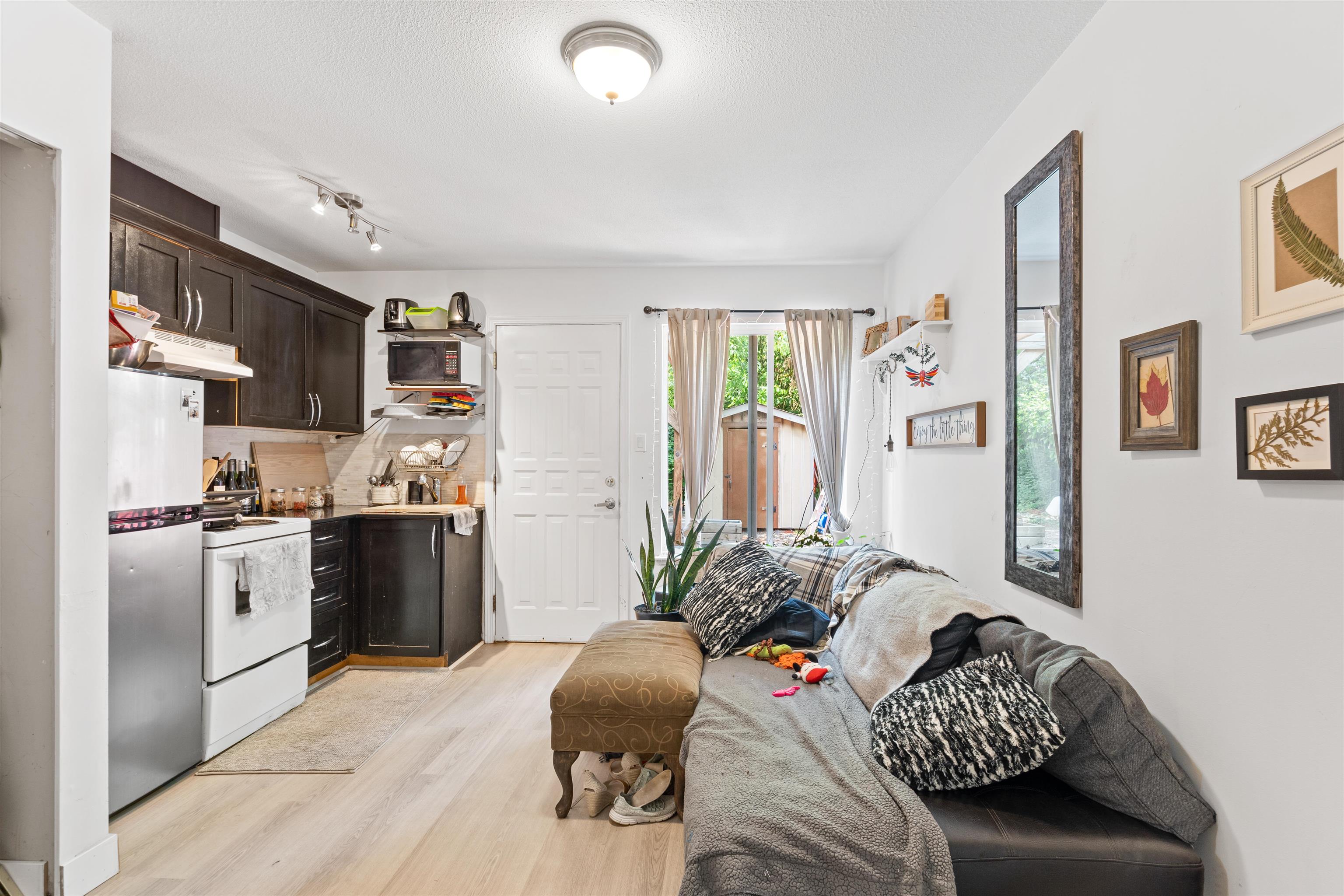 869 SEYMOUR BOULEVARD