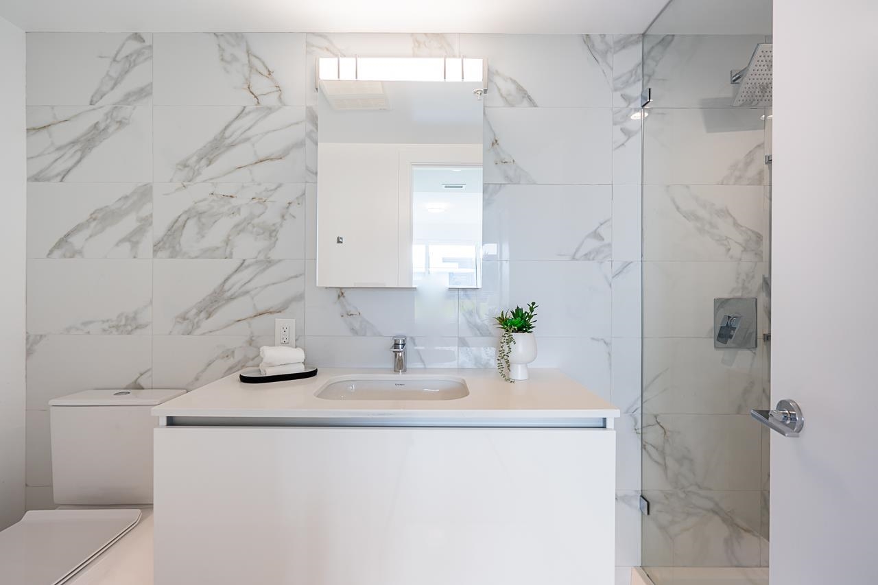 711 5788 GILBERT ROAD Unit: 711