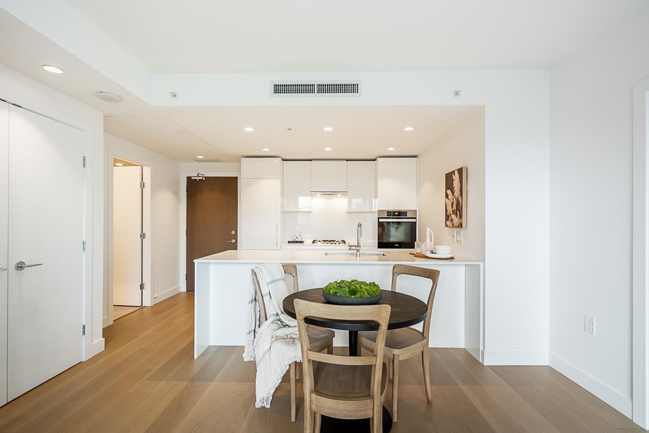 711 5788 GILBERT ROAD Unit: 711