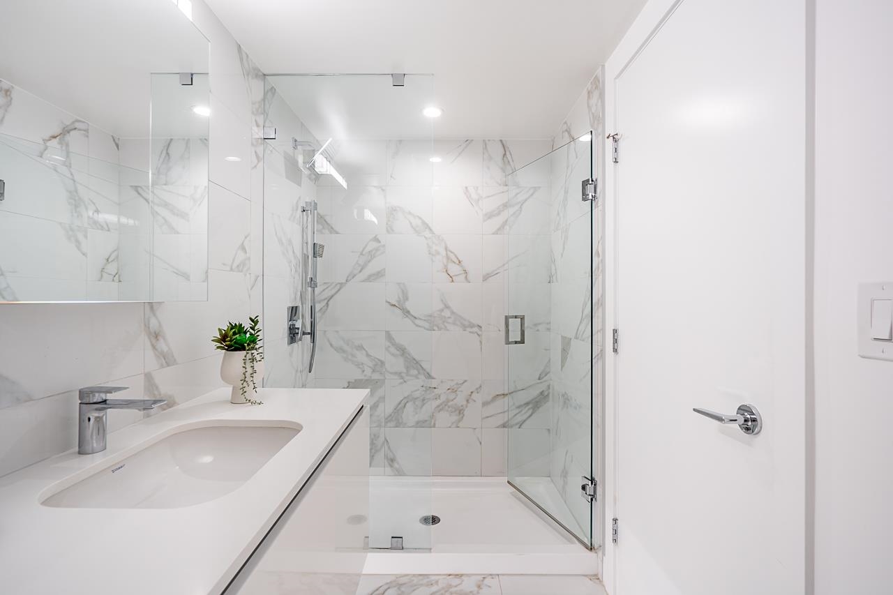 711 5788 GILBERT ROAD Unit: 711