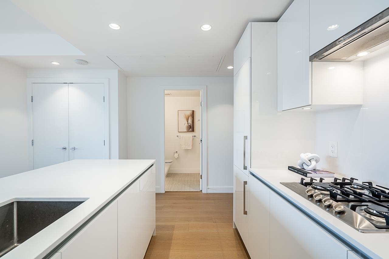 711 5788 GILBERT ROAD Unit: 711