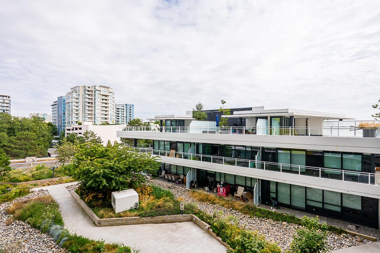 711 5788 GILBERT ROAD Unit: 711