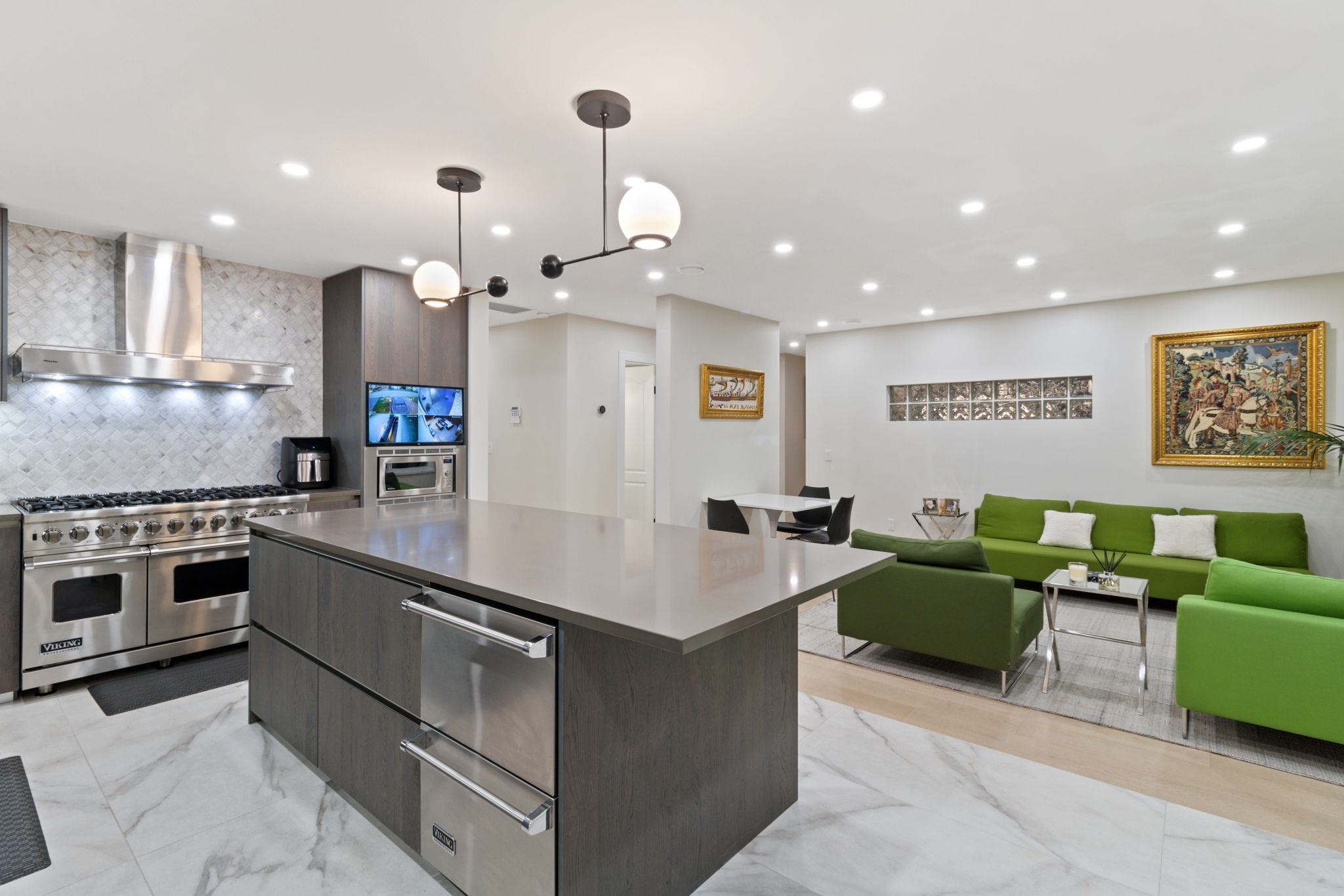 7231 DAMPIER COURT