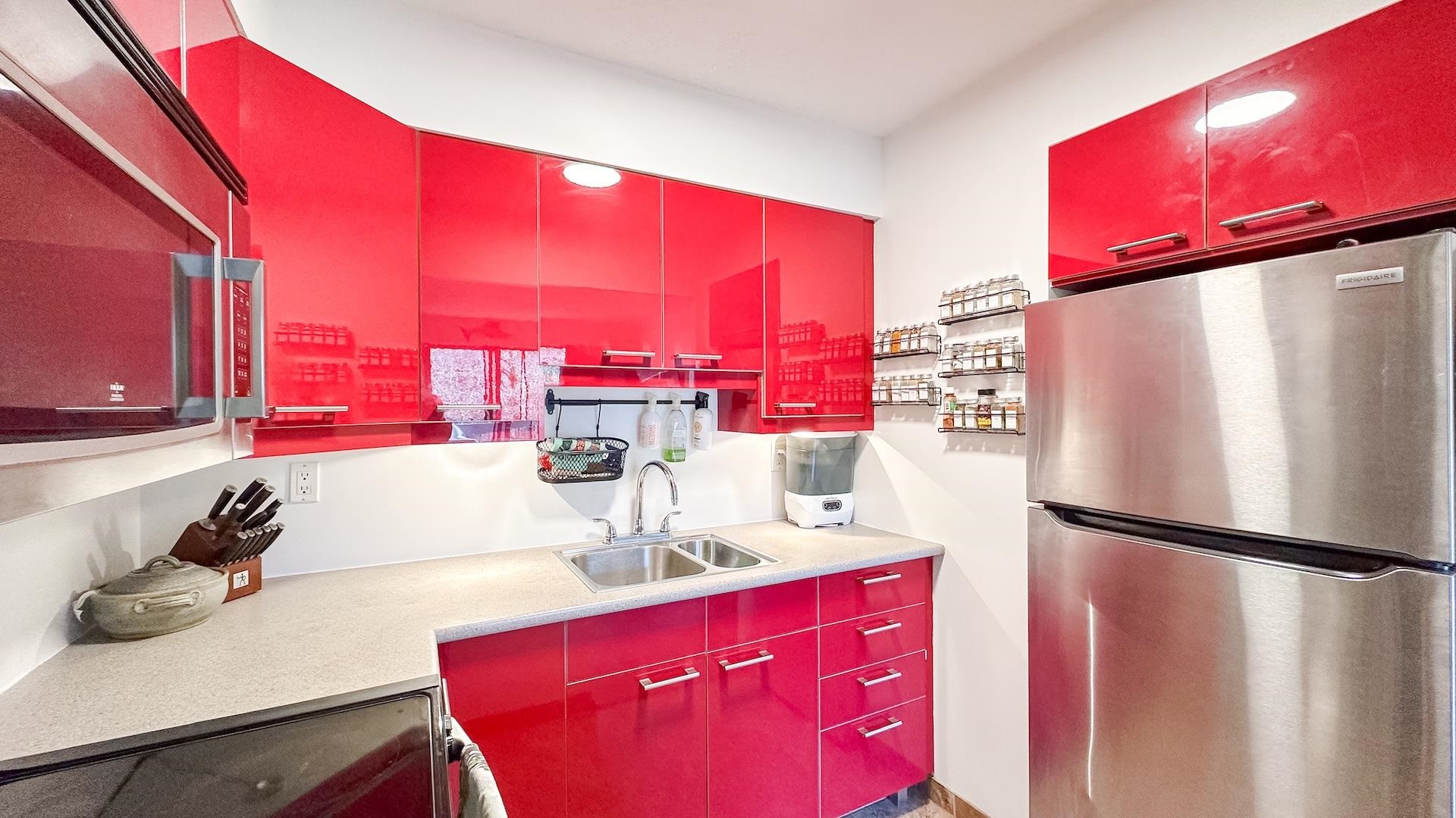 202 2080 MAPLE STREET Unit: 202