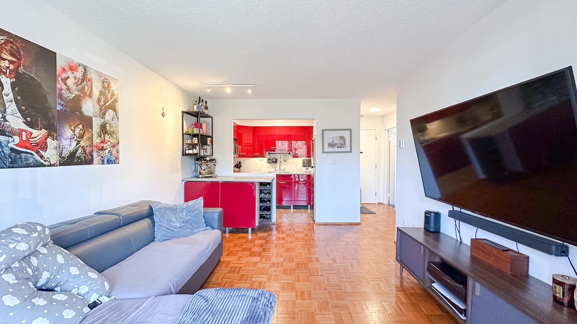 202 2080 MAPLE STREET Unit: 202