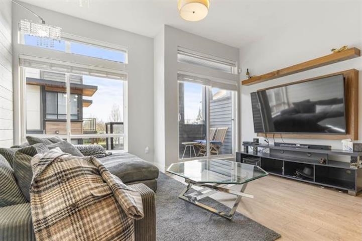 8 7811 209 STREET Unit: 8