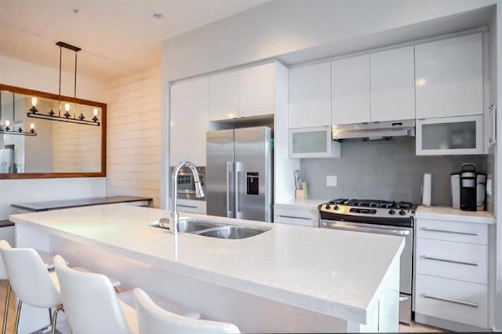 8 7811 209 STREET Unit: 8