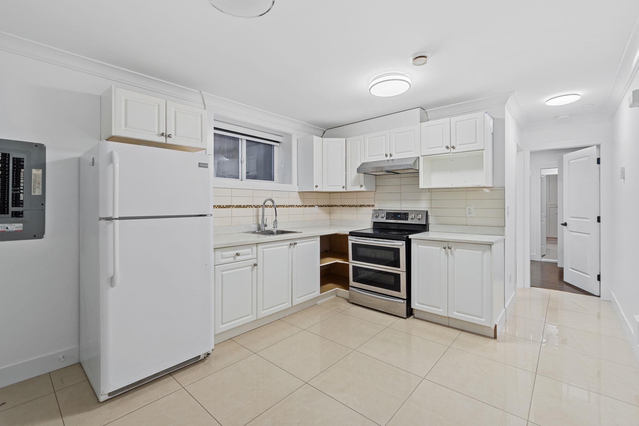 831 E KING EDWARD AVENUE