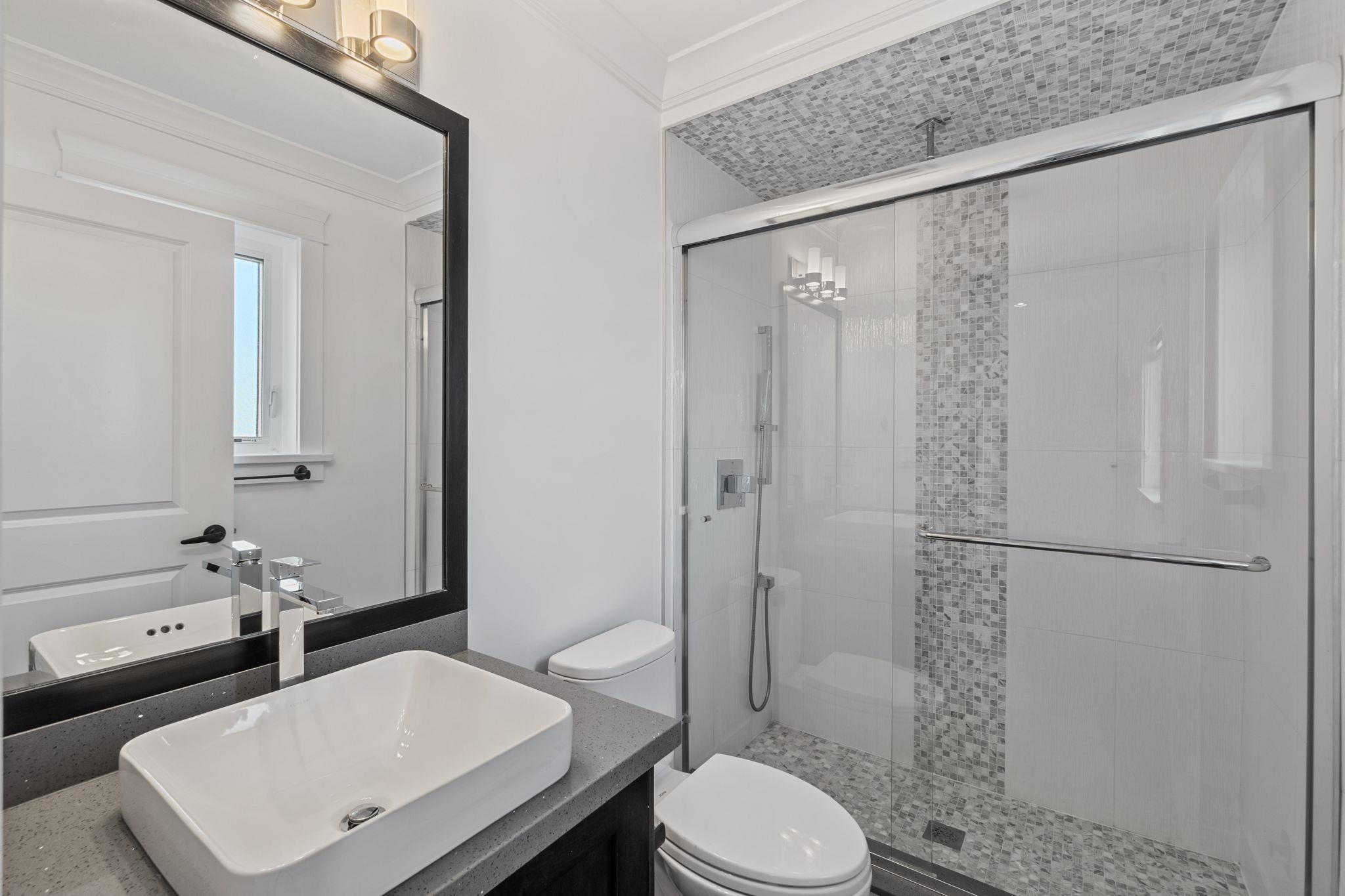 831 E KING EDWARD AVENUE