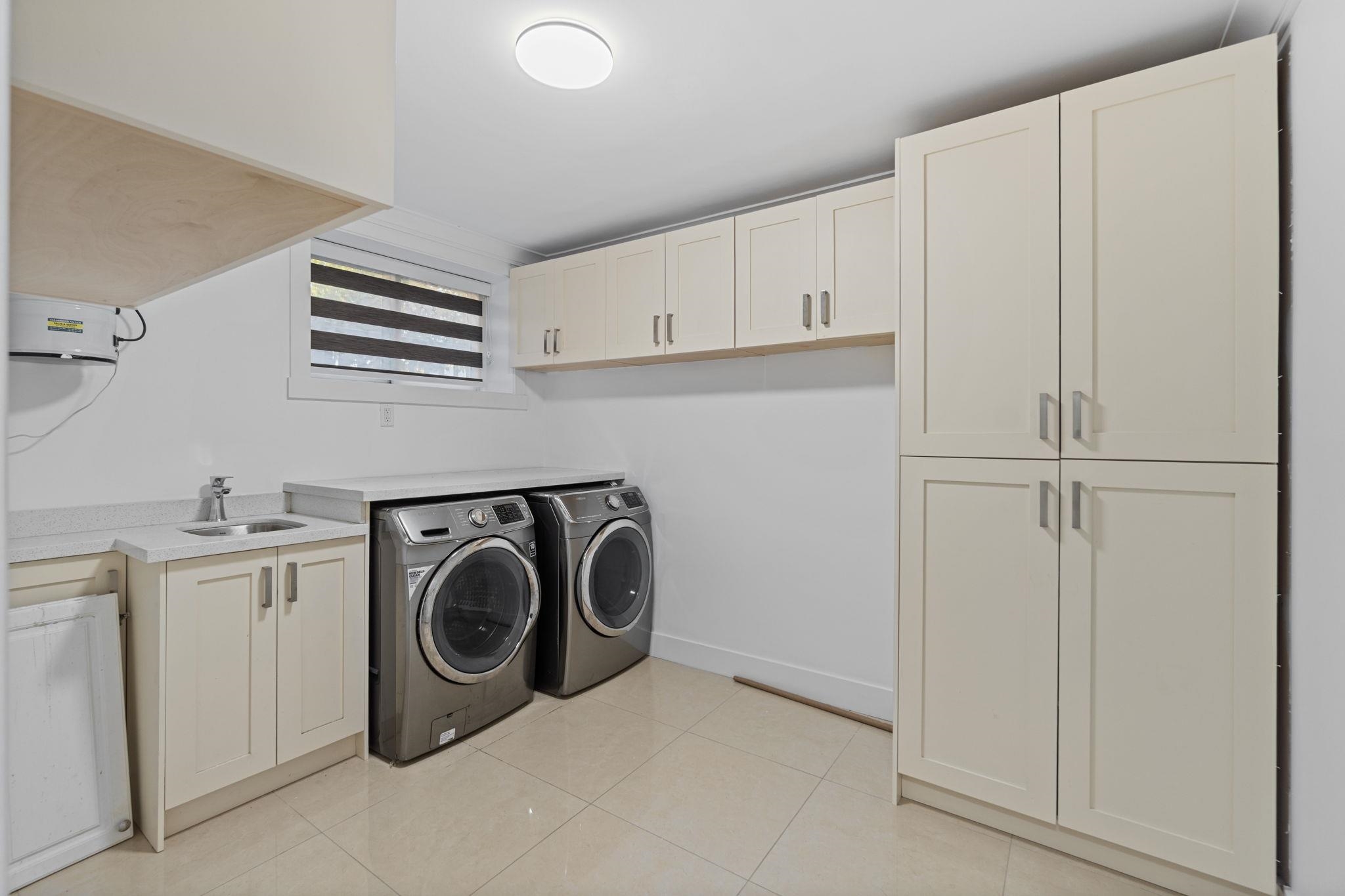 831 E KING EDWARD AVENUE