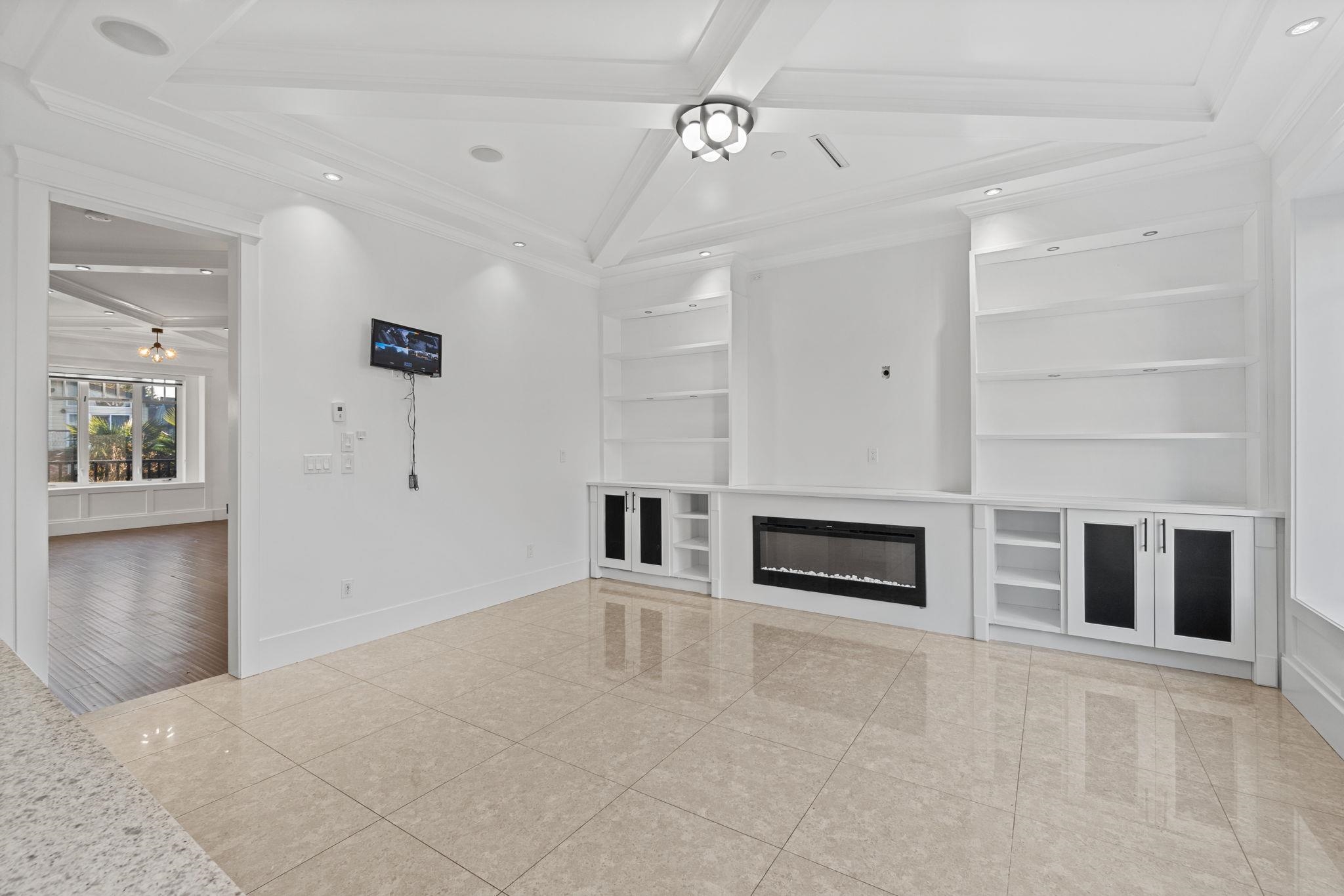 831 E KING EDWARD AVENUE