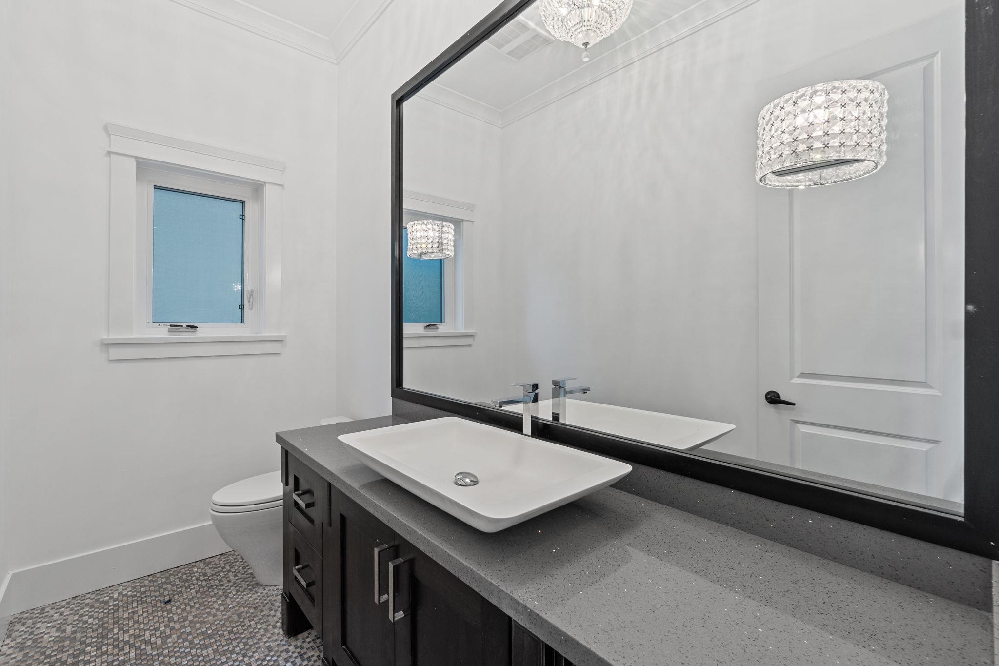 831 E KING EDWARD AVENUE