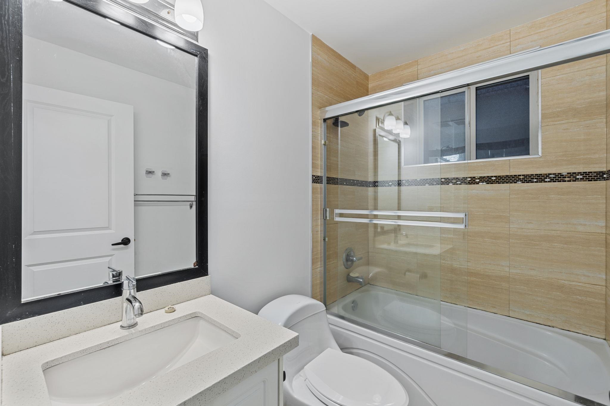 831 E KING EDWARD AVENUE