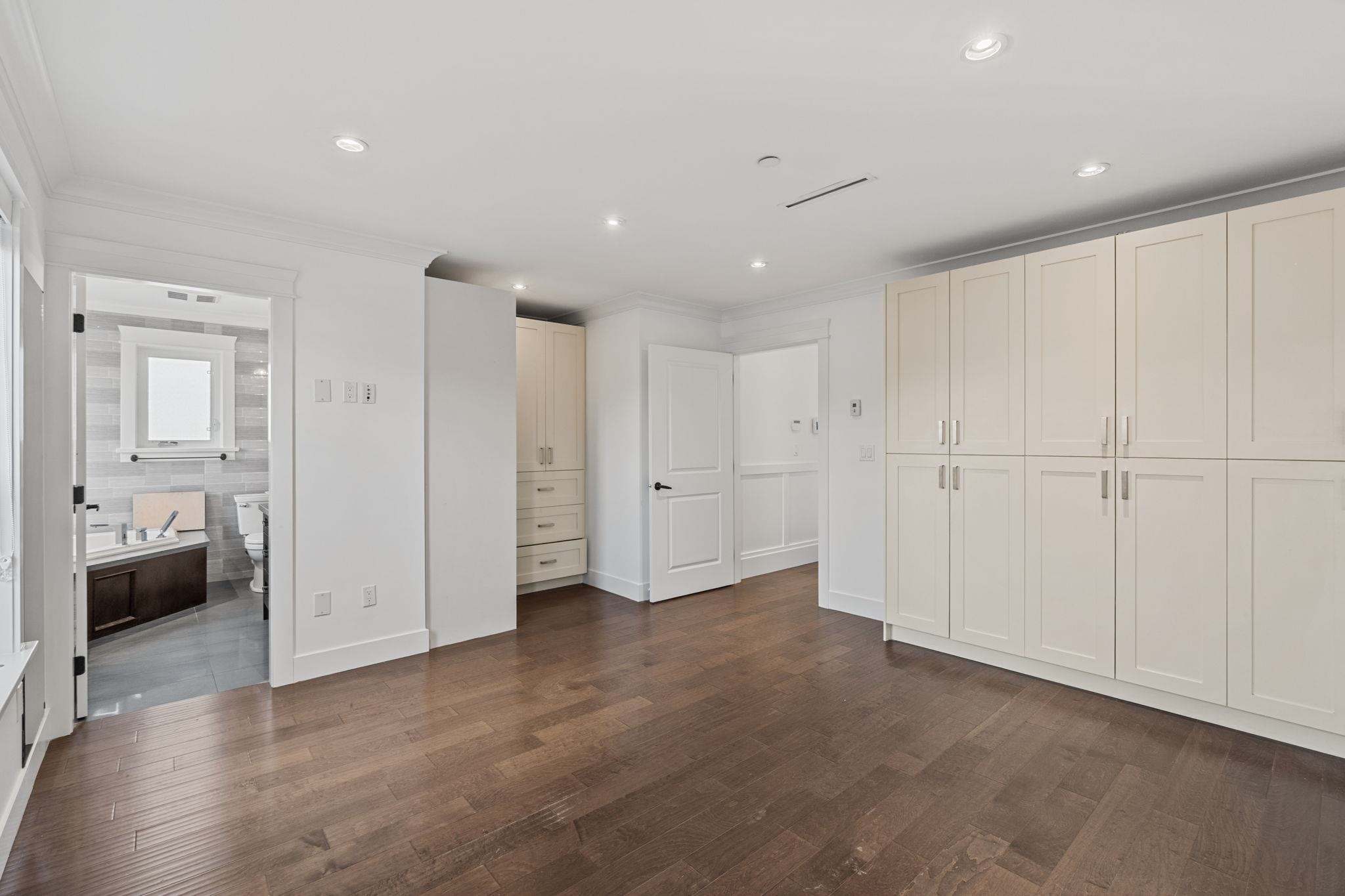 831 E KING EDWARD AVENUE