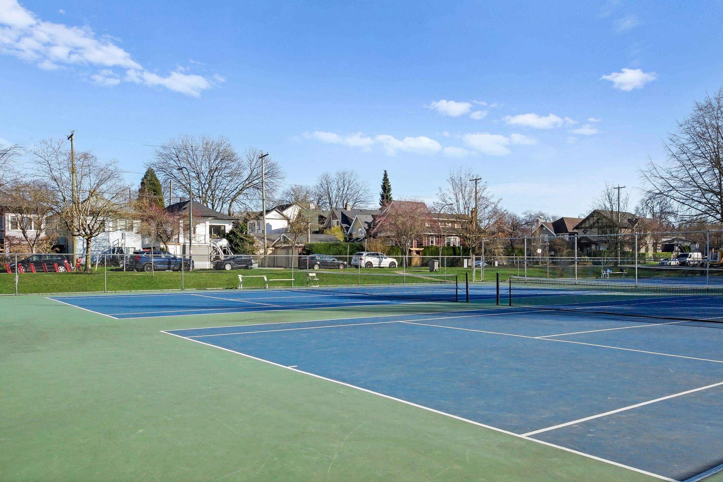 301 674 W 17TH AVENUE Unit: 301