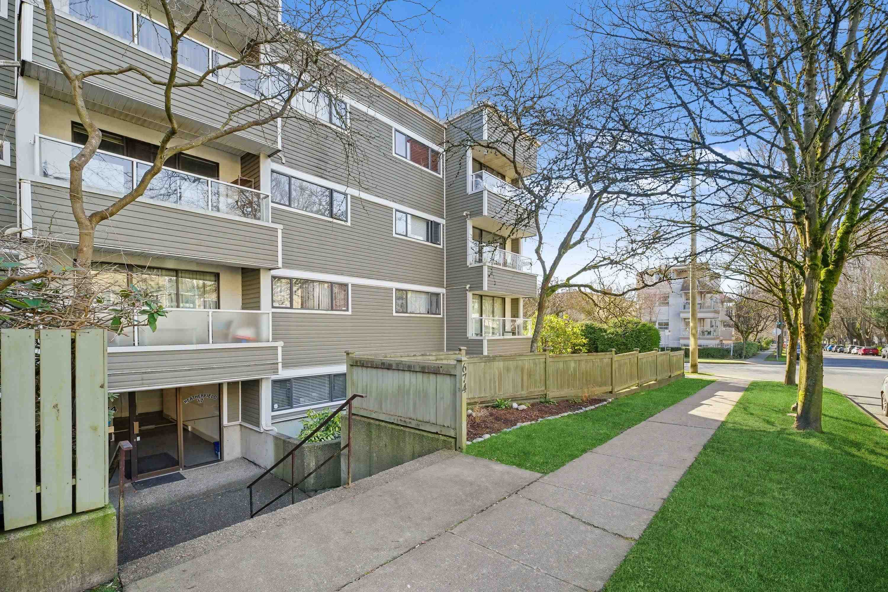 301 674 W 17TH AVENUE Unit: 301