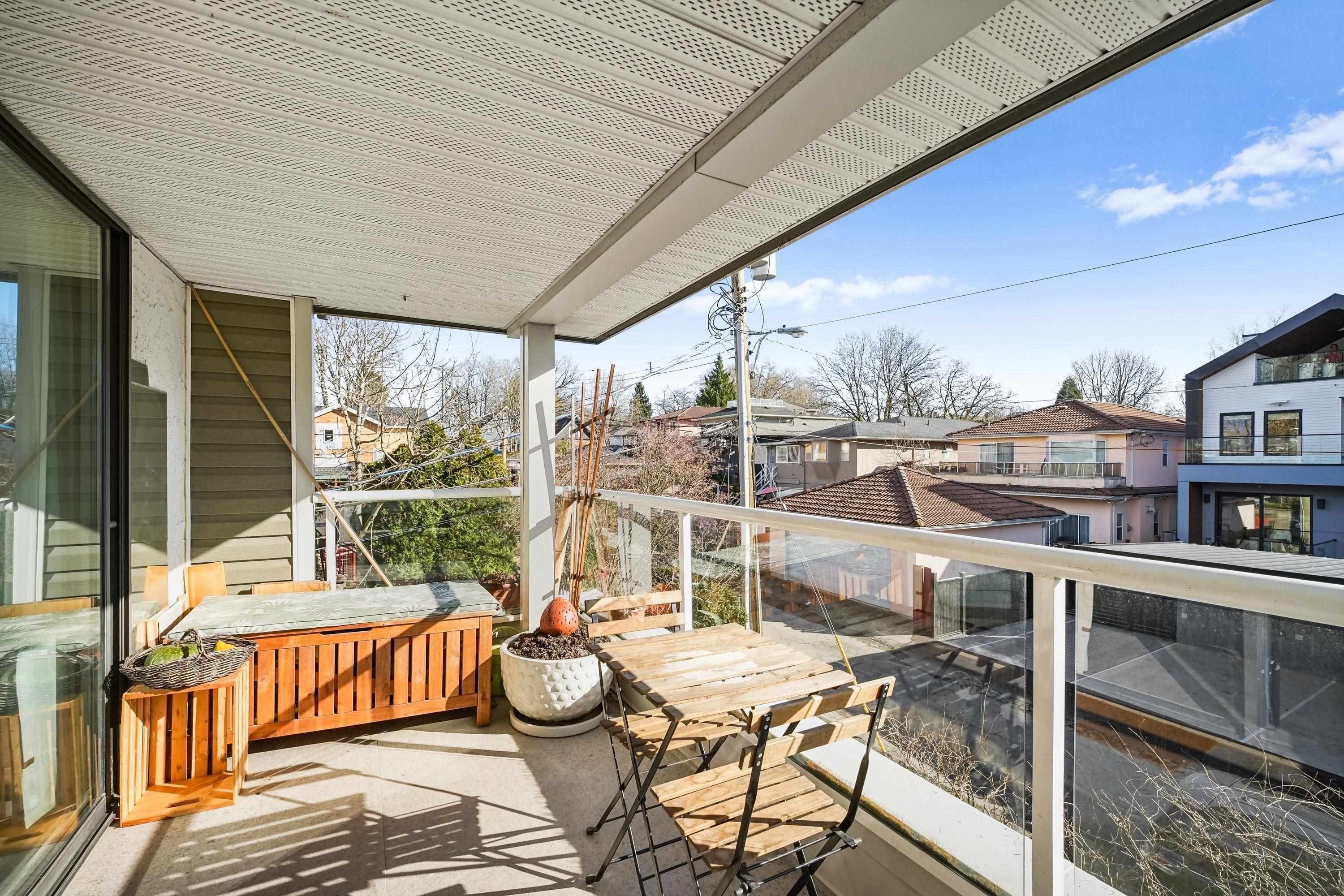 301 674 W 17TH AVENUE Unit: 301