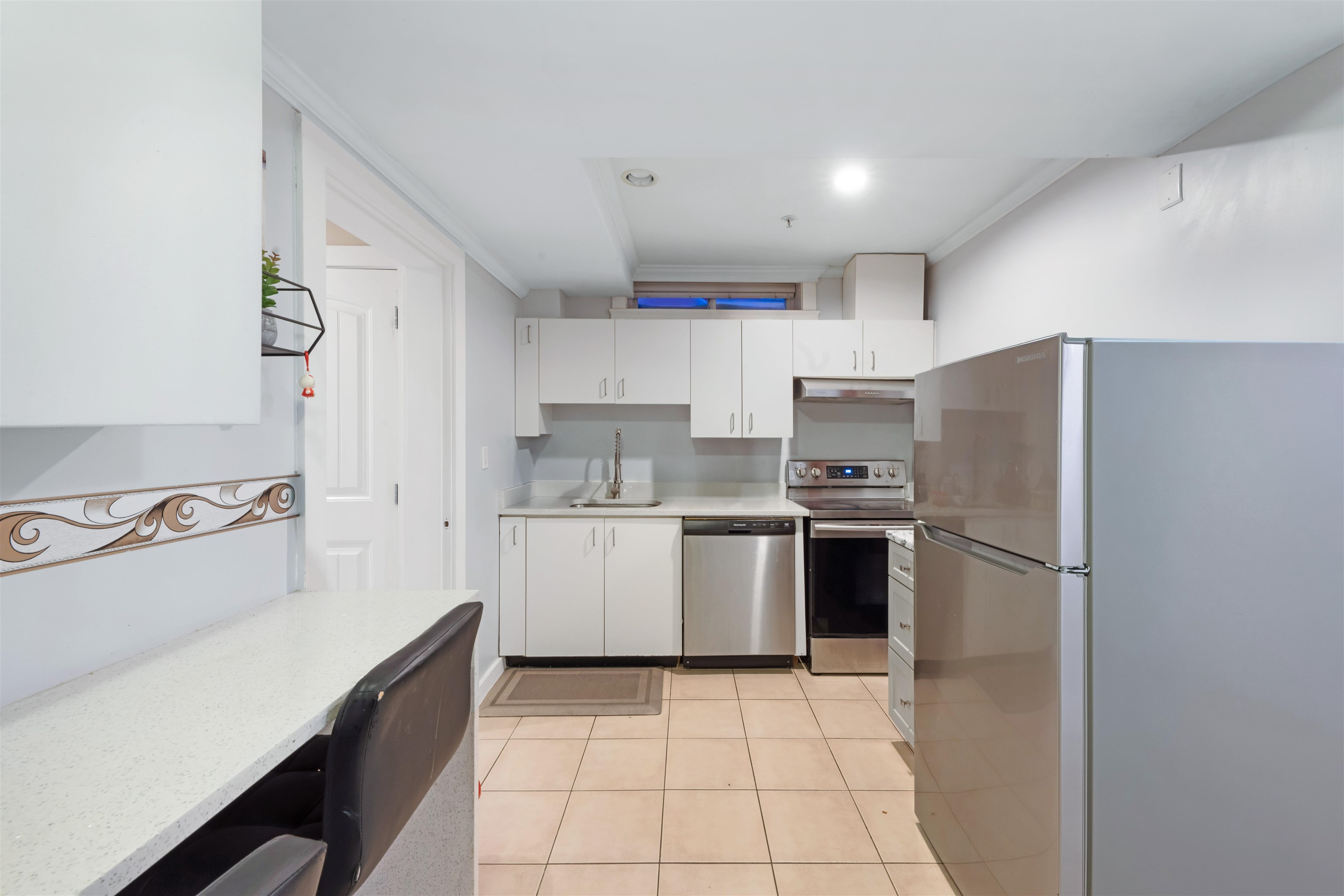 7778 NANAIMO STREET