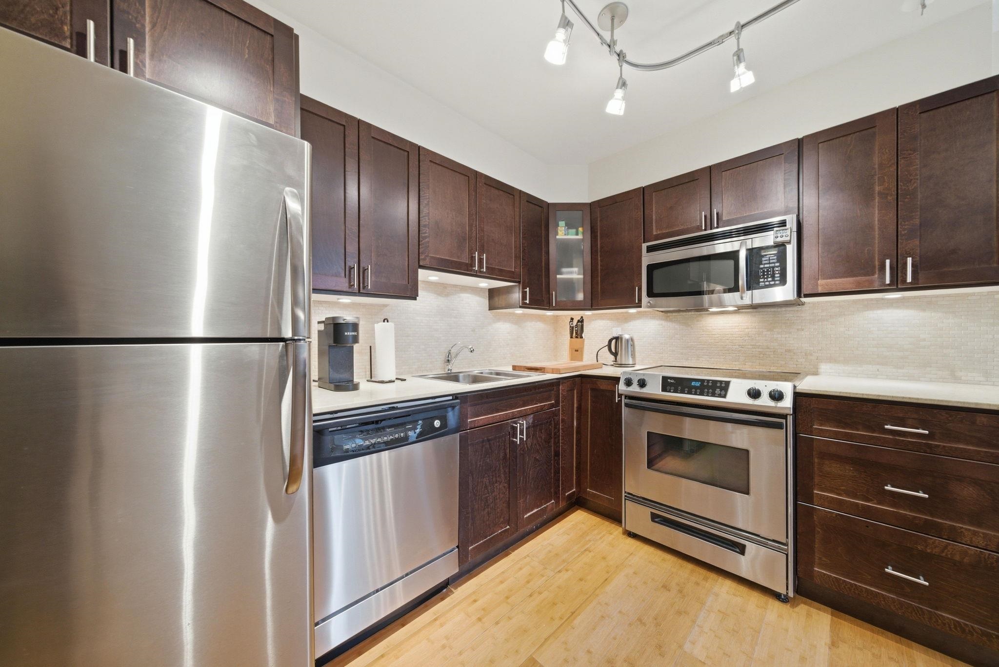 503 3755 BARTLETT COURT Unit: 503