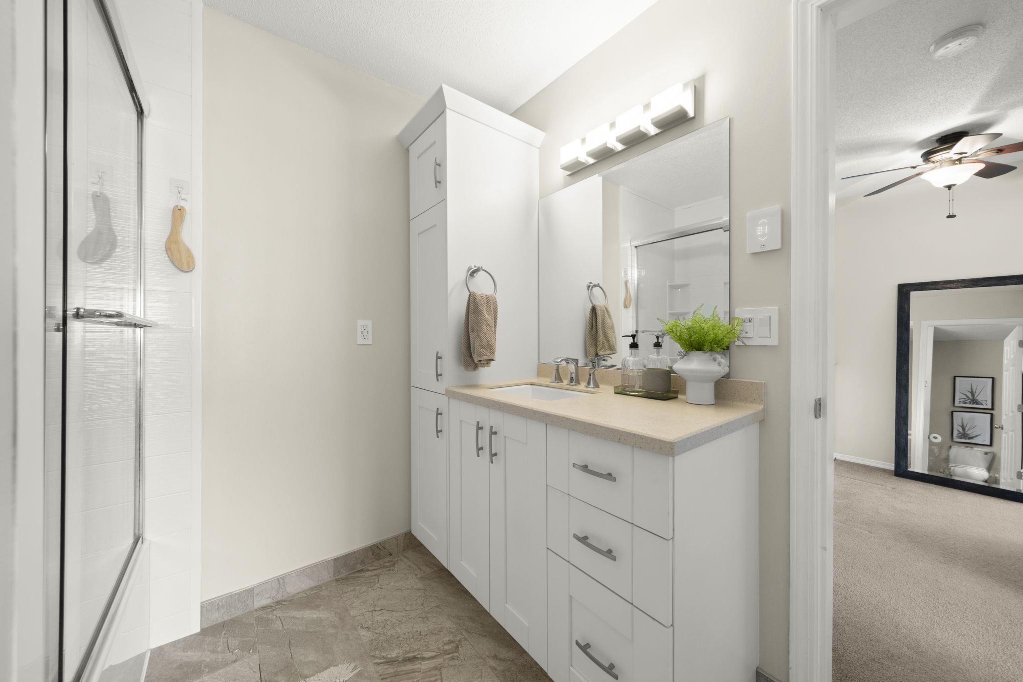 201 5464 201A STREET Unit: 201