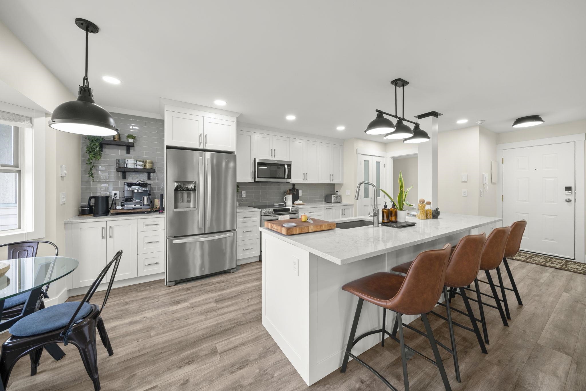 201 5464 201A STREET Unit: 201