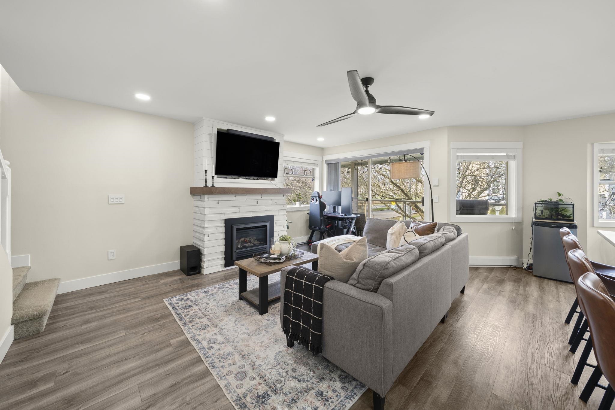 201 5464 201A STREET Unit: 201