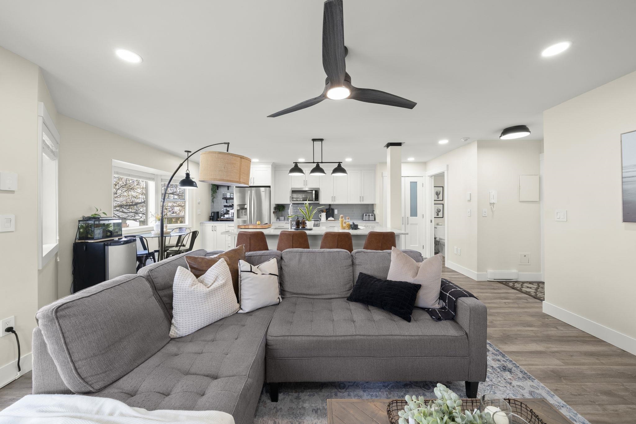201 5464 201A STREET Unit: 201