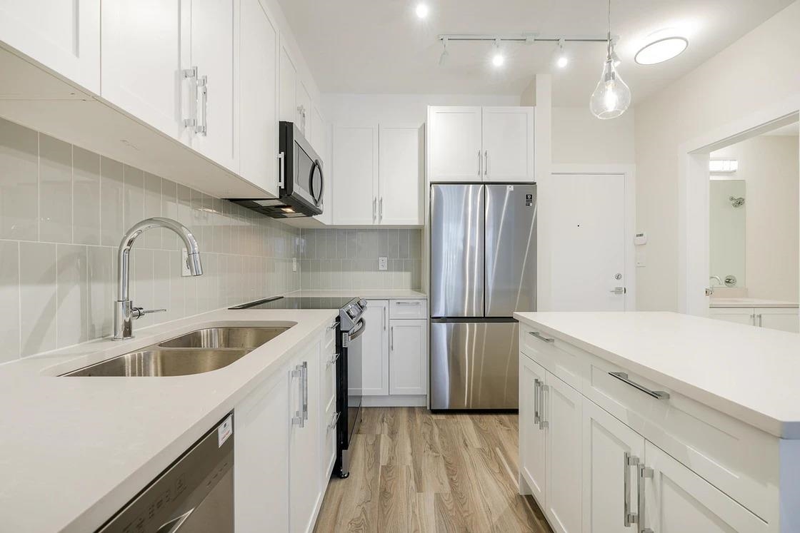 115 20356 72B AVENUE Unit: 115