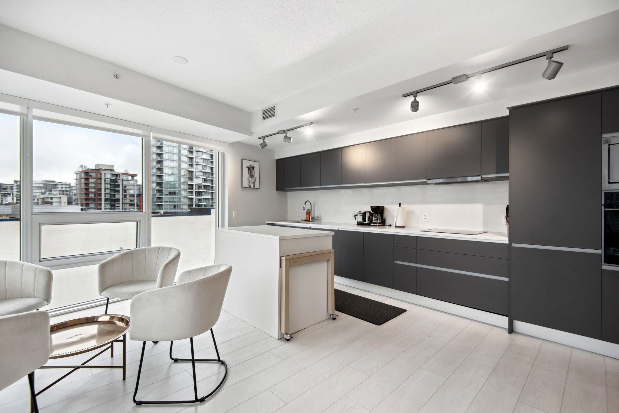 602 180 E 2ND AVENUE Unit: 602