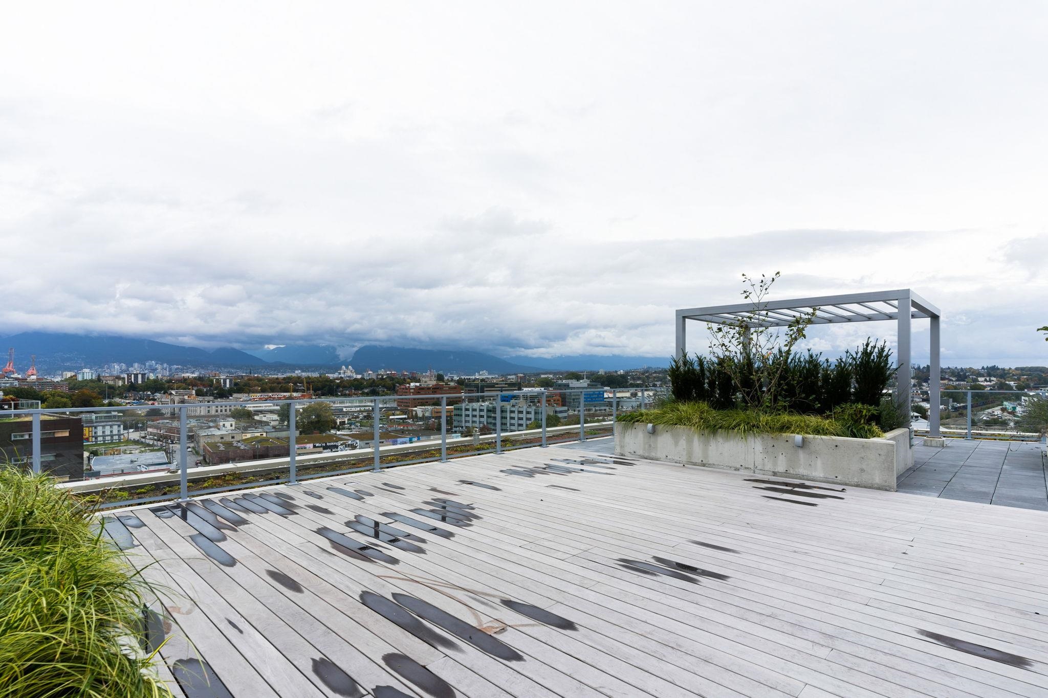 602 180 E 2ND AVENUE Unit: 602