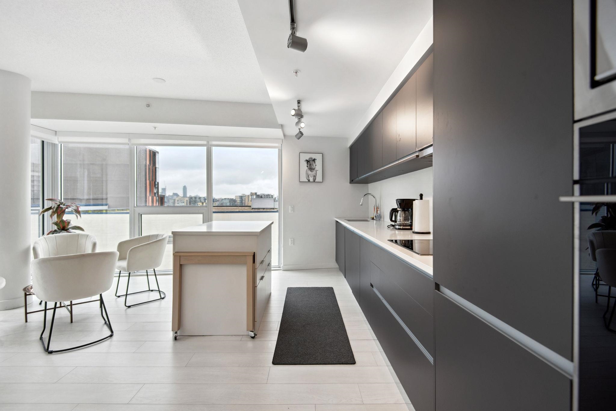 602 180 E 2ND AVENUE Unit: 602