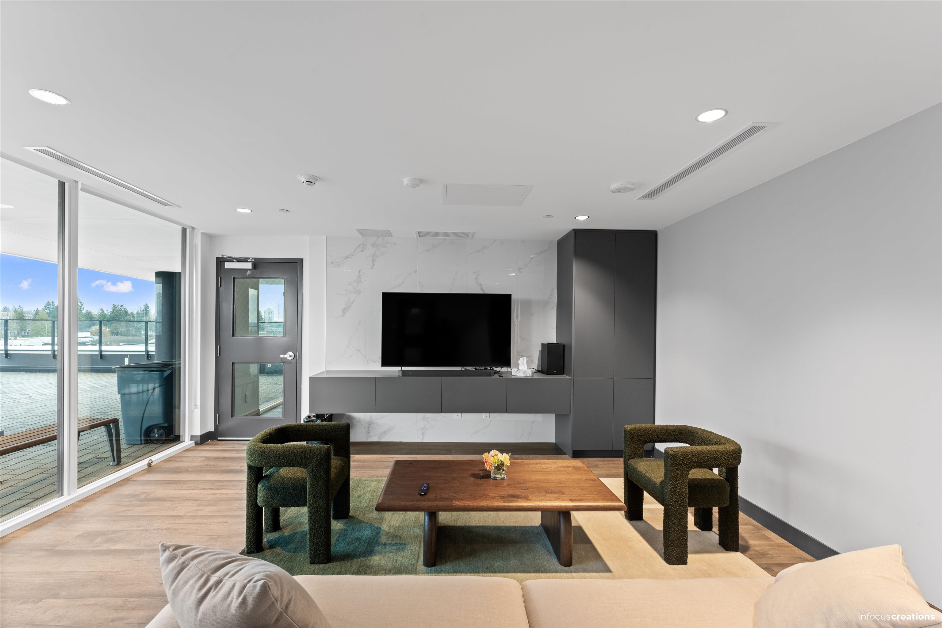 1205 10750 135A STREET Unit: 1205