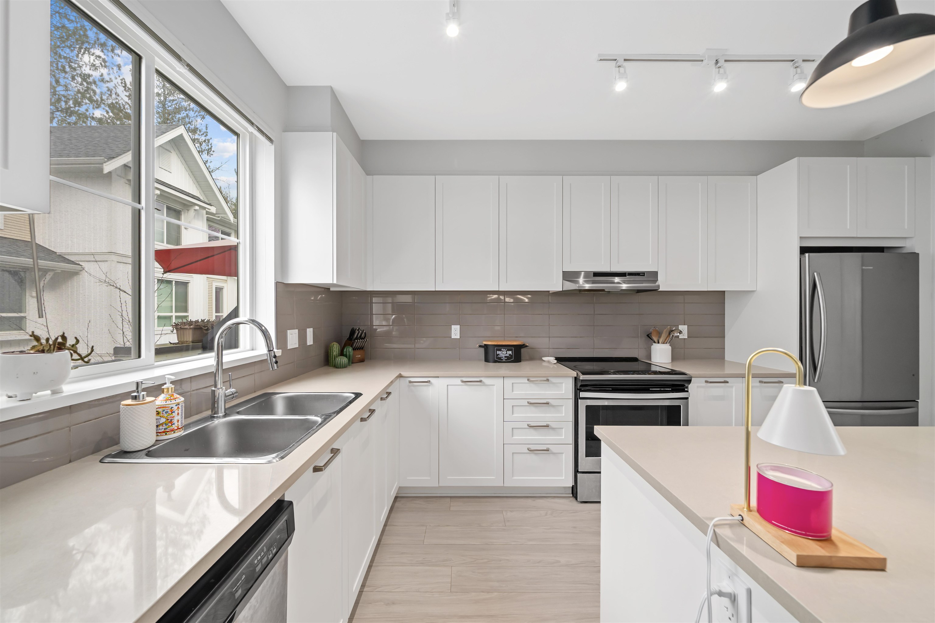 74 8335 NELSON STREET Unit: 74