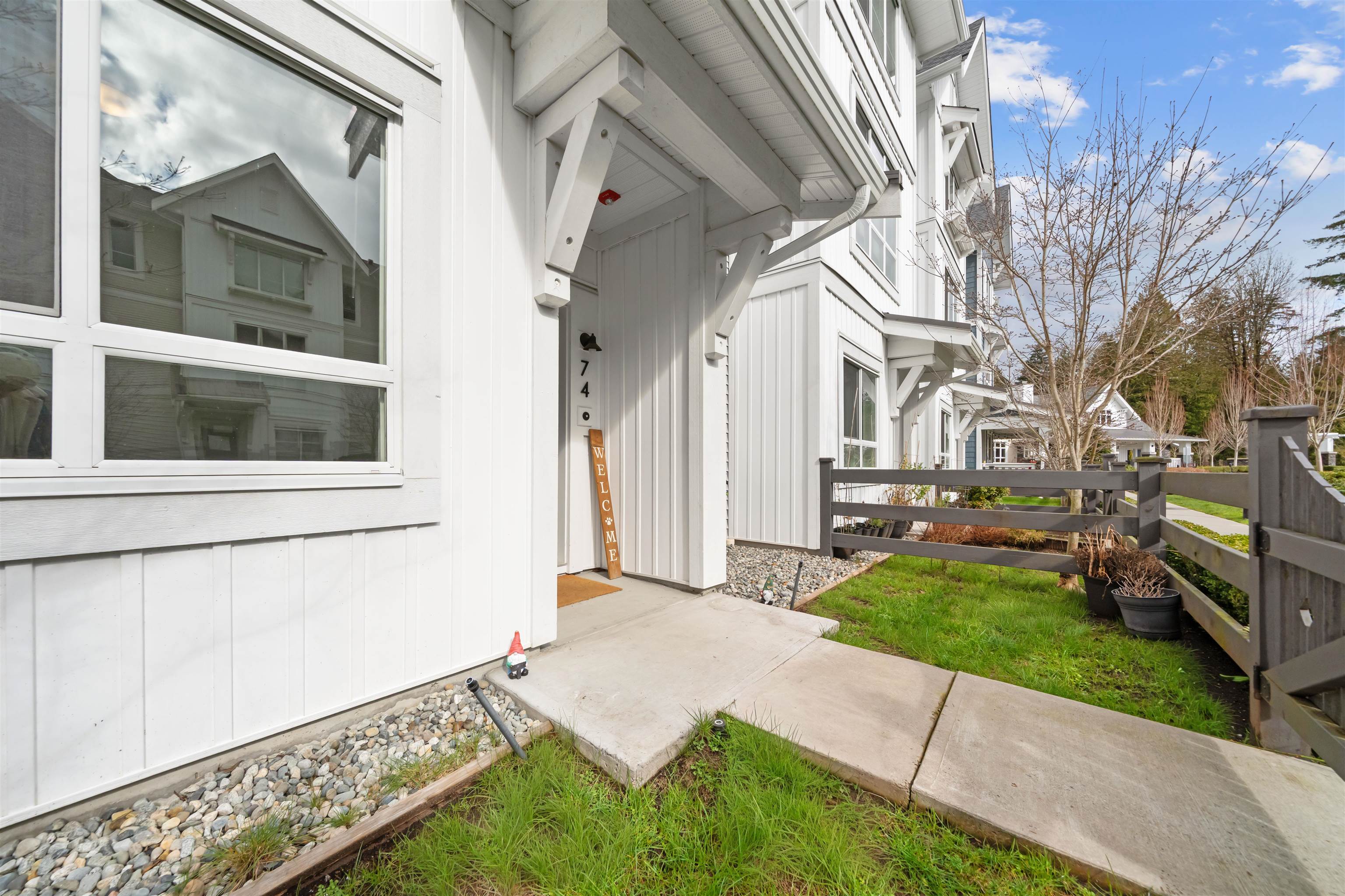 74 8335 NELSON STREET Unit: 74