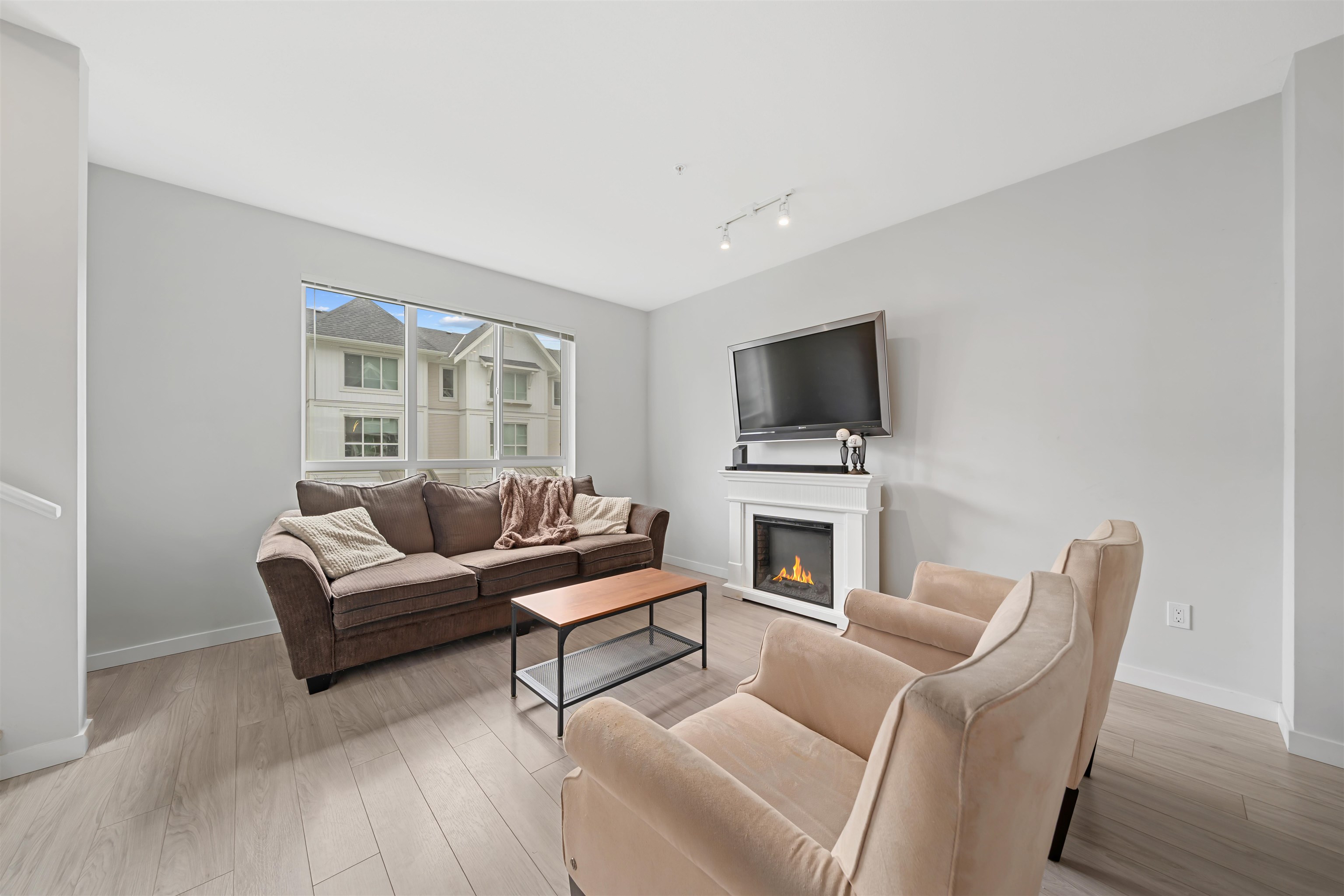 74 8335 NELSON STREET Unit: 74