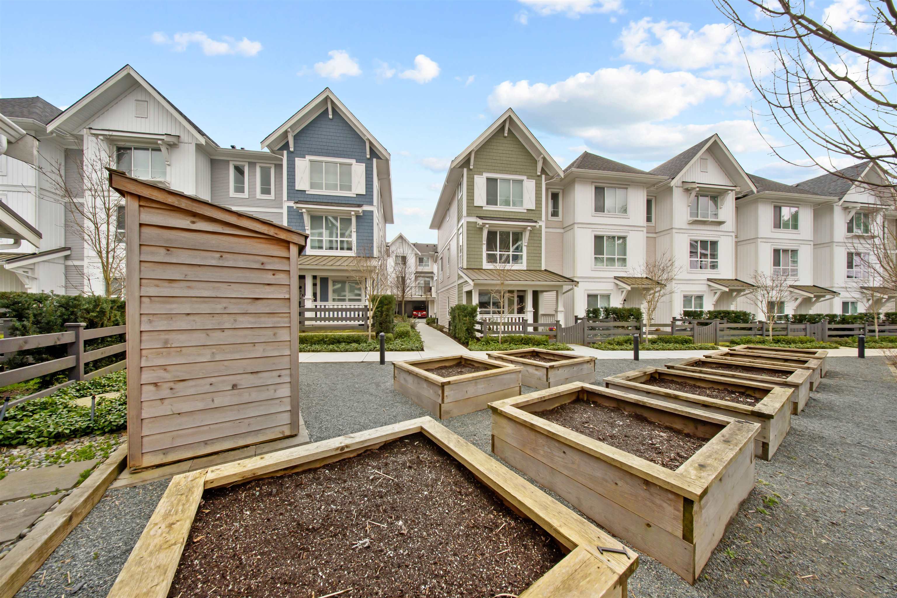 74 8335 NELSON STREET Unit: 74