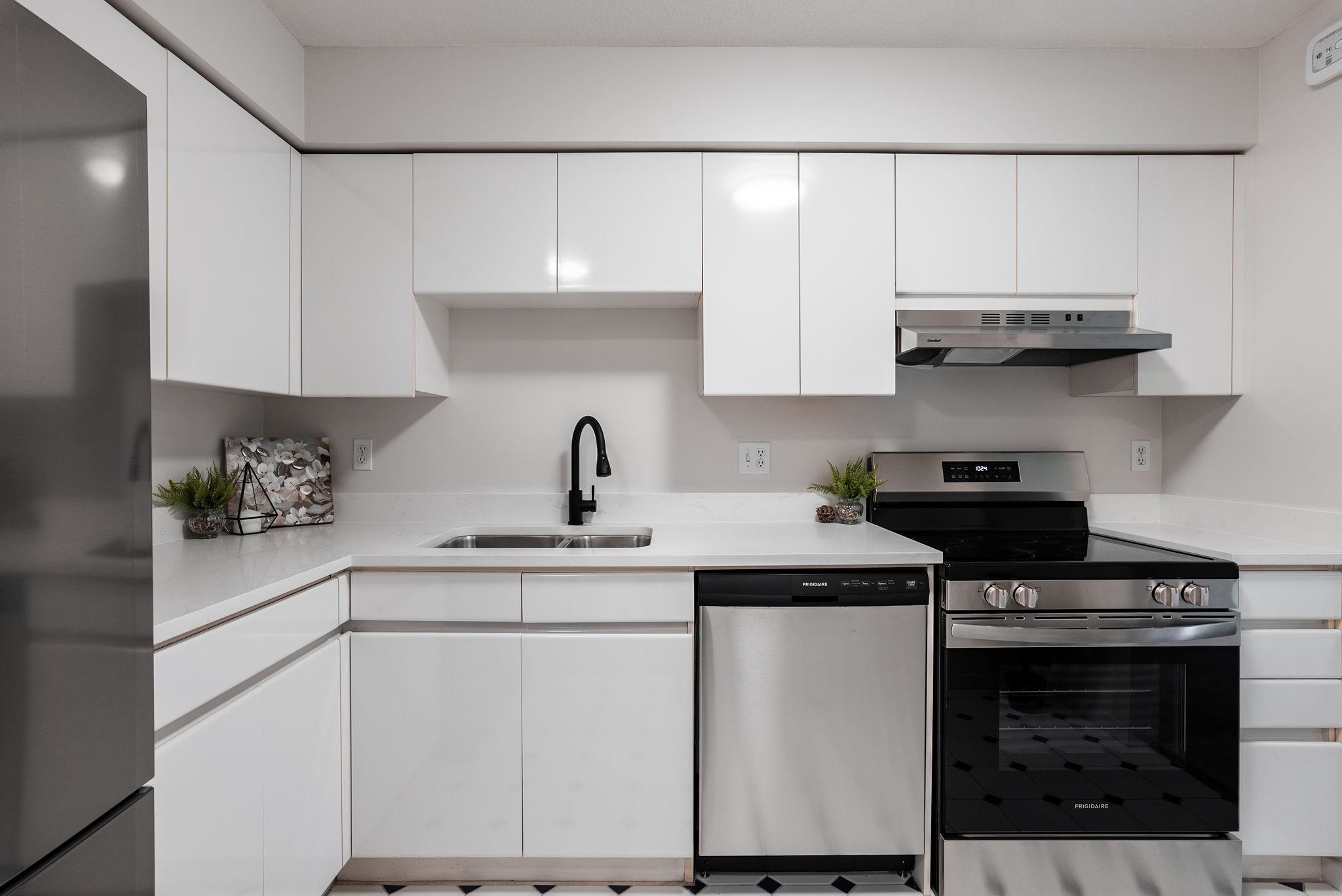 509 1327 E KEITH ROAD Unit: 509