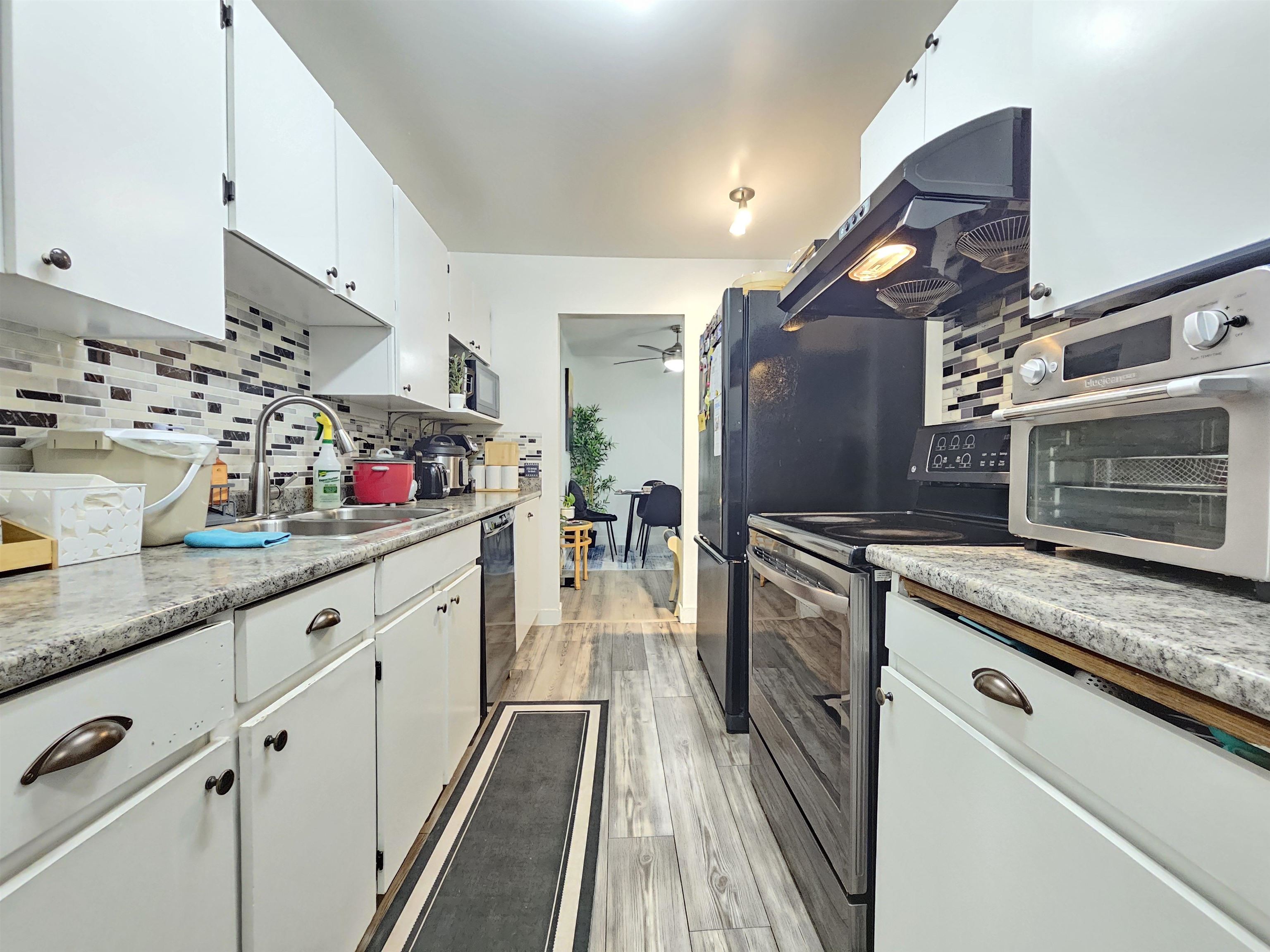 206 10698 151A STREET Unit: 206