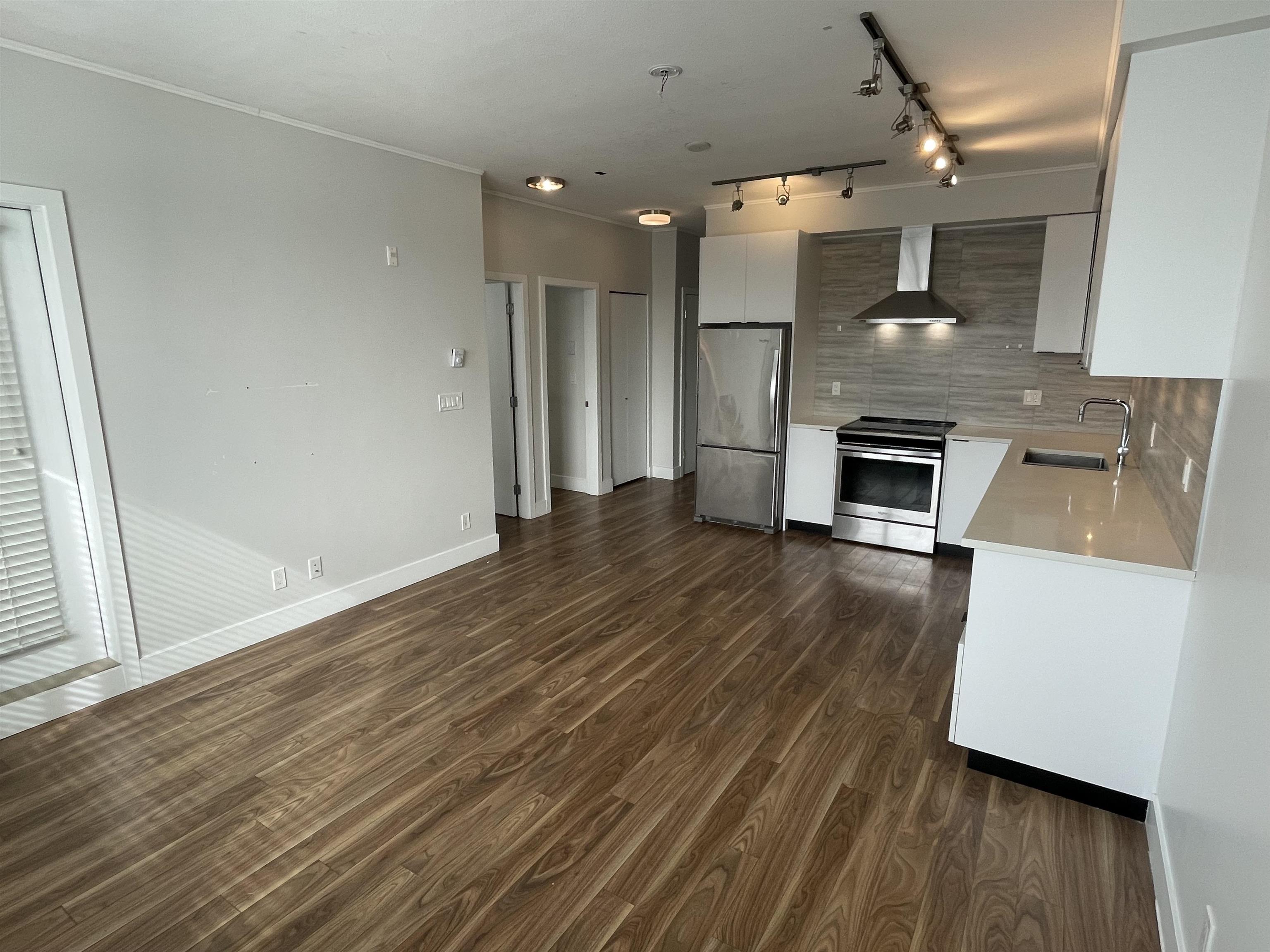 230 5355 LANE STREET Unit: 230