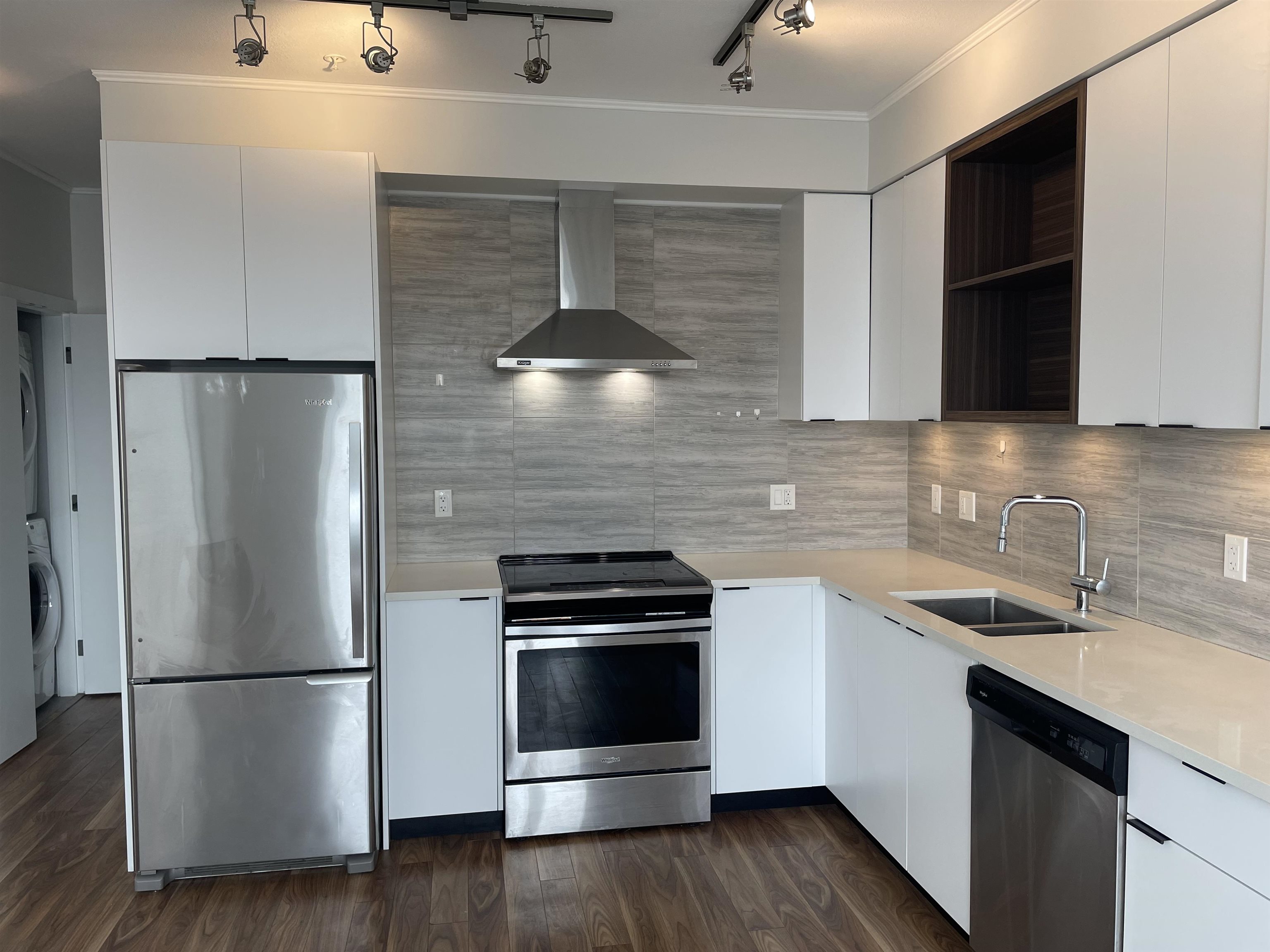 230 5355 LANE STREET Unit: 230