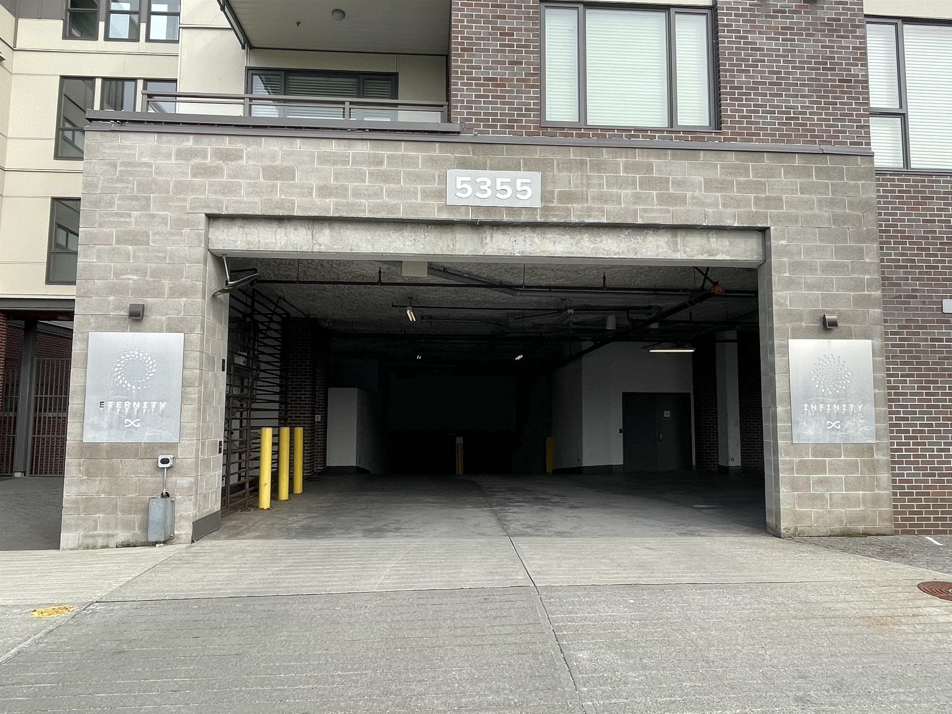 230 5355 LANE STREET Unit: 230