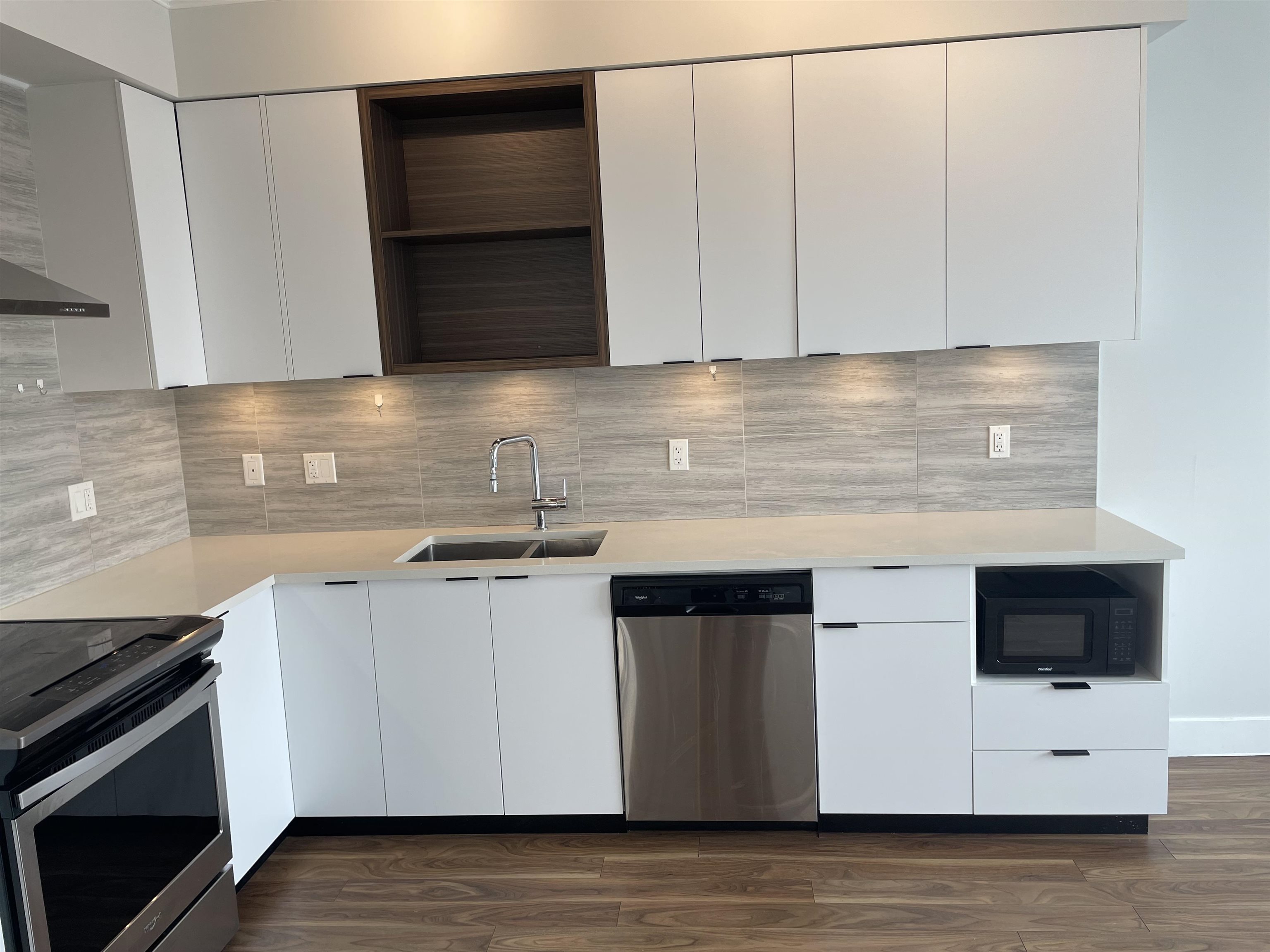 230 5355 LANE STREET Unit: 230