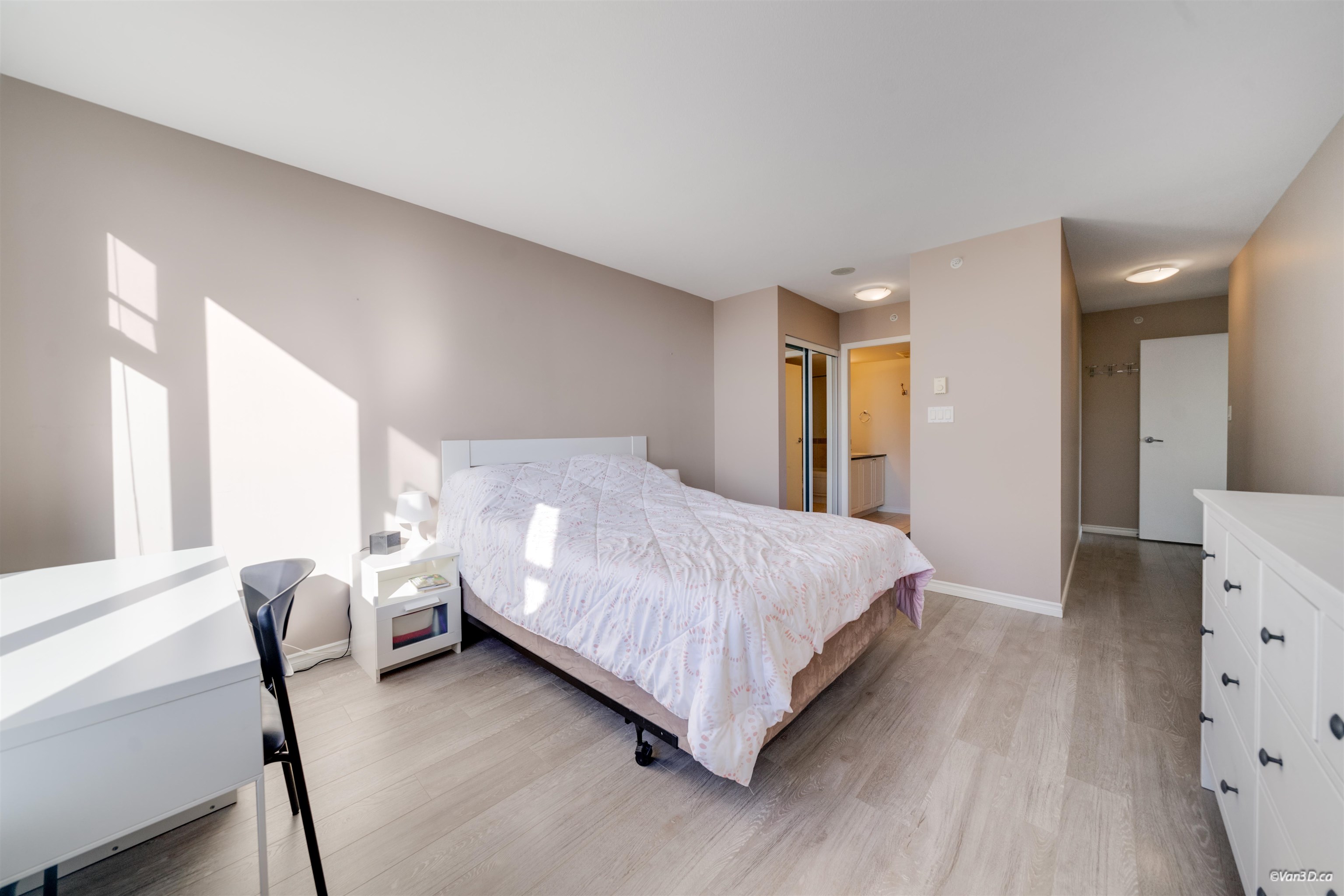 1001 5933 COONEY ROAD Unit: 1001