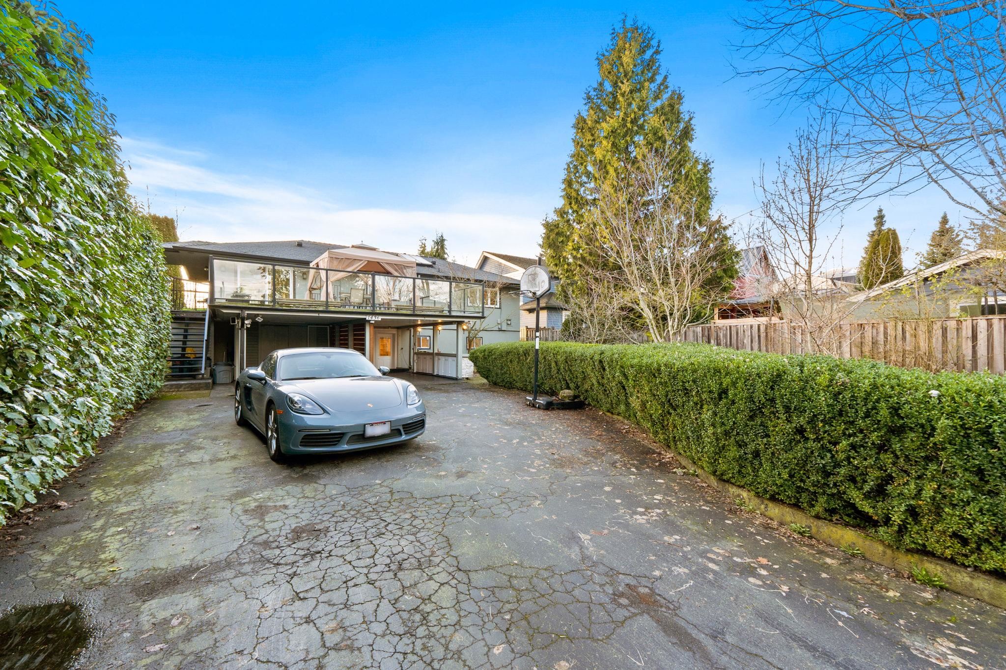 1436 GRAND BOULEVARD